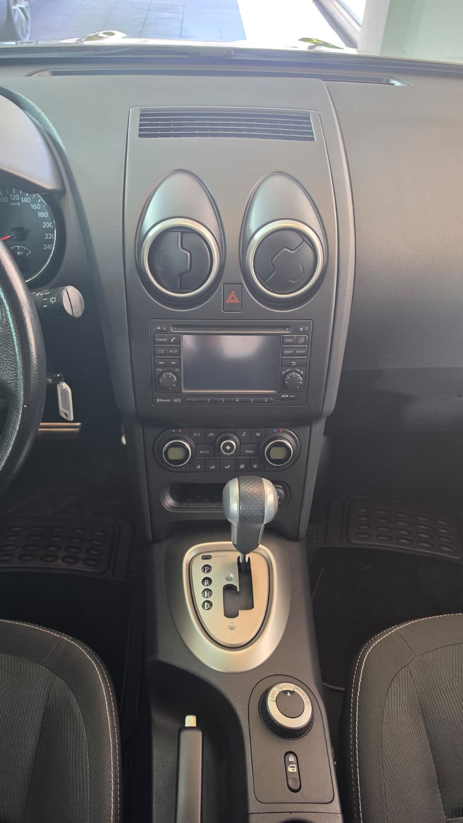 NISSAN Qashqai 2.0 4WD acenta XTronic CVT, Schweizer Fahrzeug, Frisch ab MFK und Frisch ab Service, 8-fach Bereift-image-7