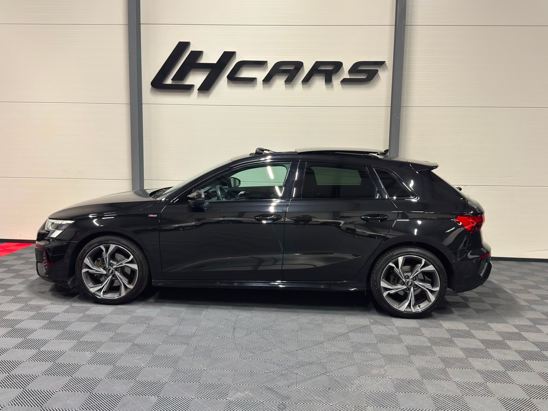 AUDI A3 Sportback 2.0 40 TFSI S Line quattro S-Tronic-image-1