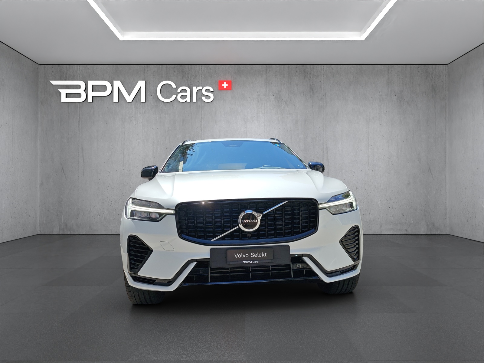 VOLVO XC60 2.0 T8 TE R-Design eAWD-showroom-element-1