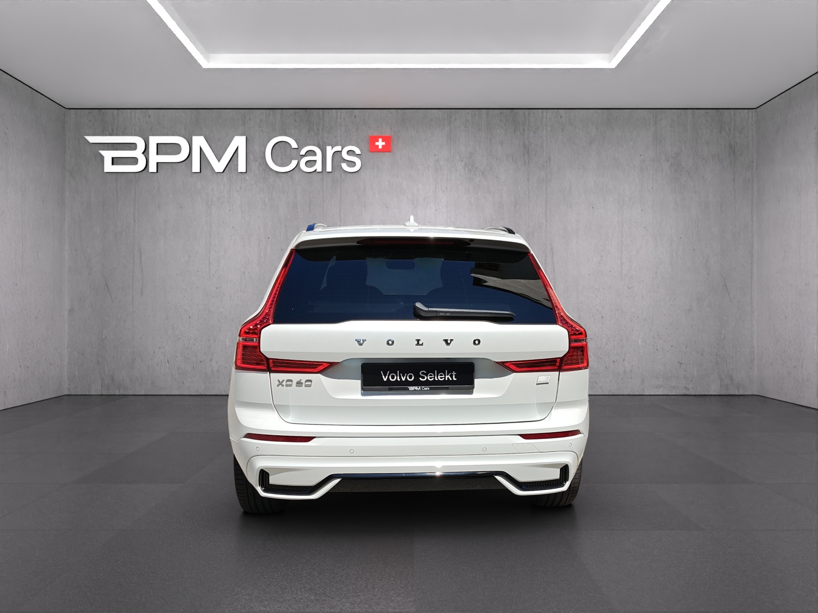 VOLVO XC60 2.0 T8 TE R-Design eAWD-showroom-element-2