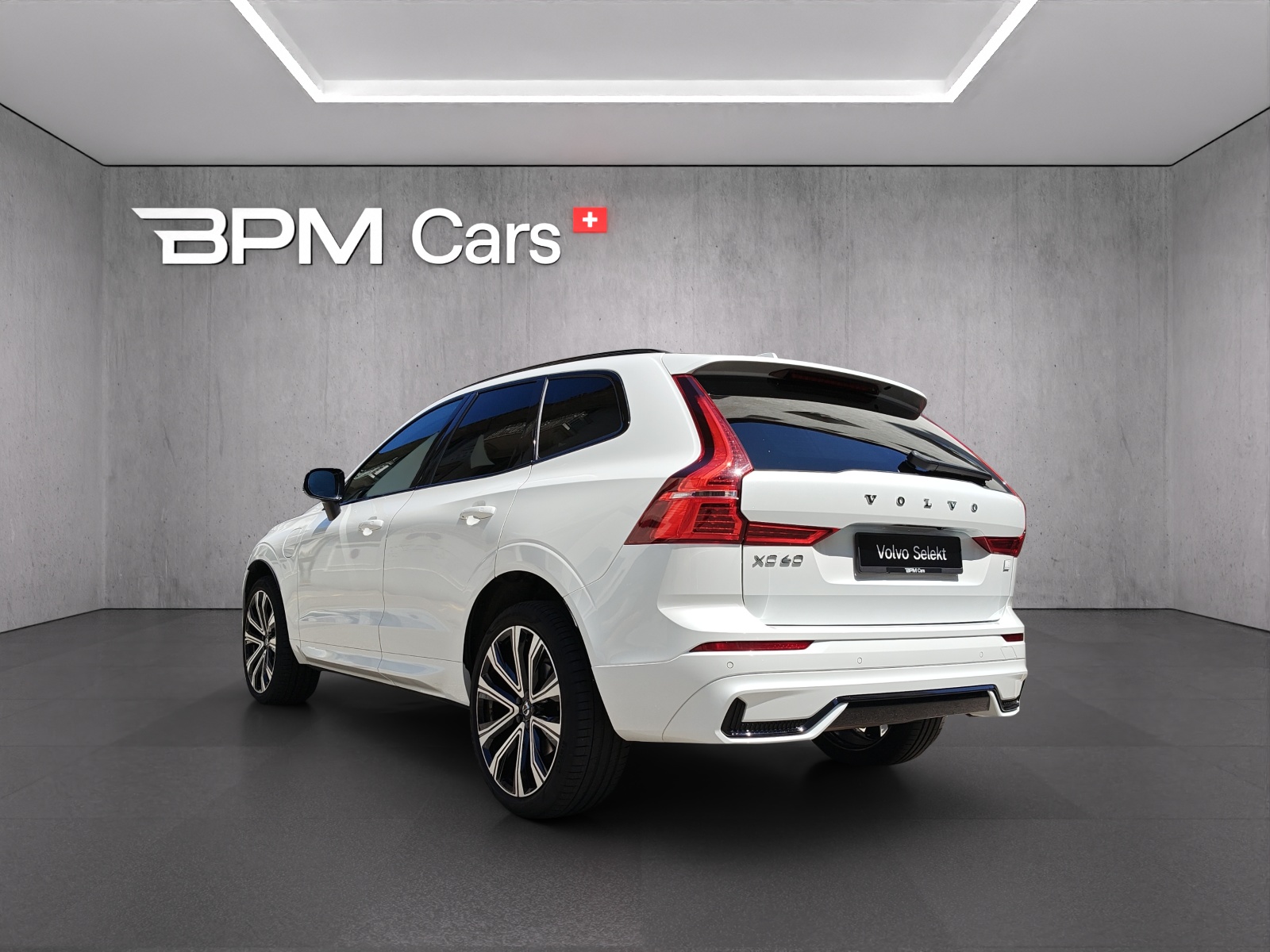 VOLVO XC60 2.0 T8 TE R-Design eAWD-showroom-element-3