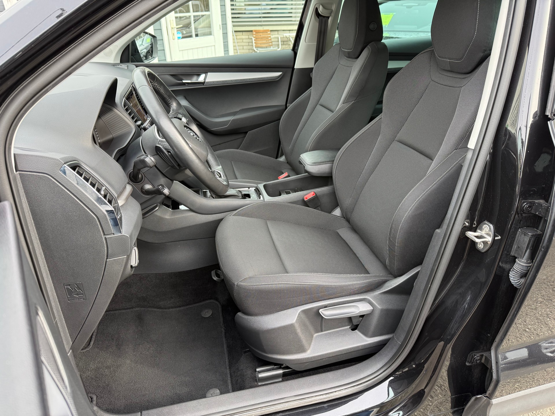 SKODA Karoq 2.0 TDI Ambition 4x4 DSG-image-8
