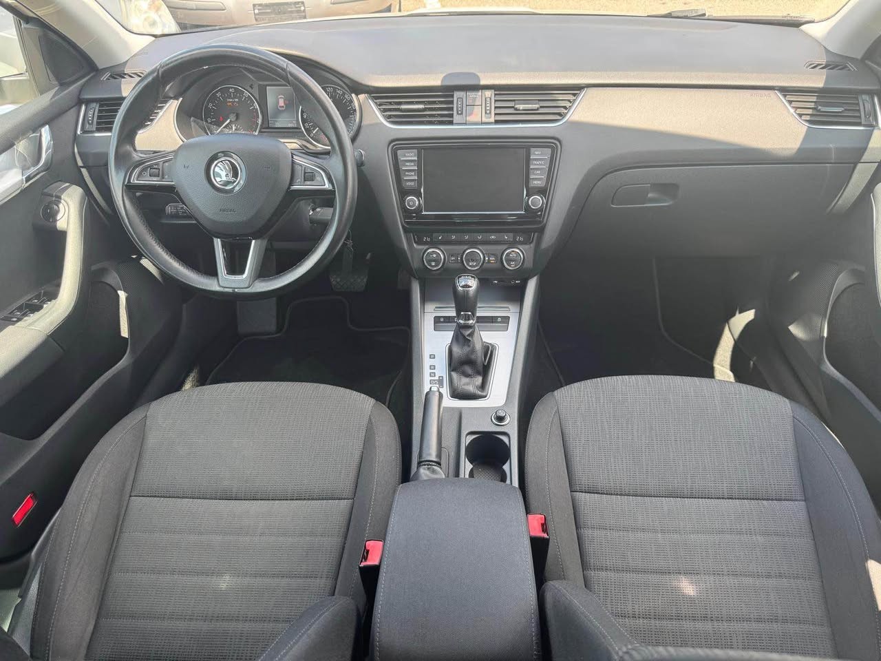 SKODA Octavia Combi 1.8 TSI Fresh 4x4 DSG-image-10
