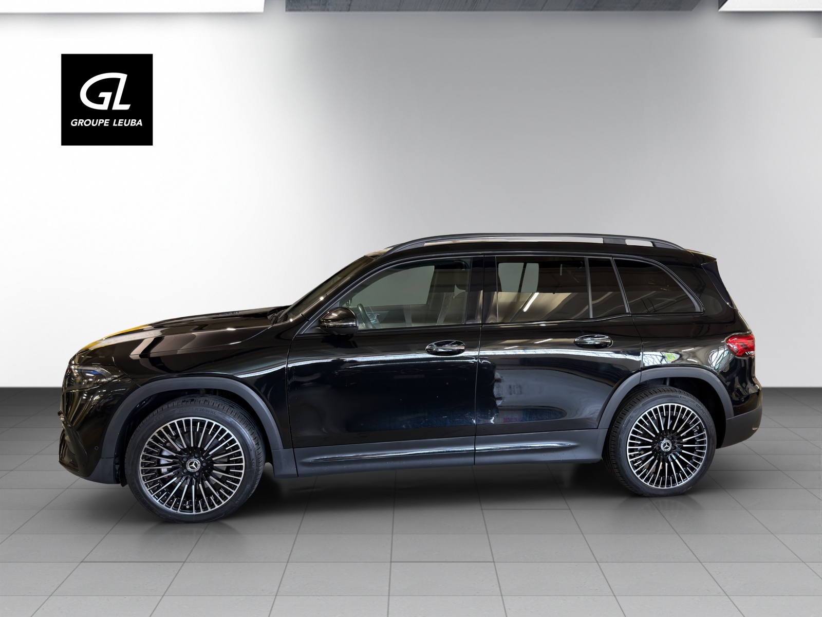 MERCEDES-BENZ EQB 350 AMG Line 4Matic-showroom-element-2