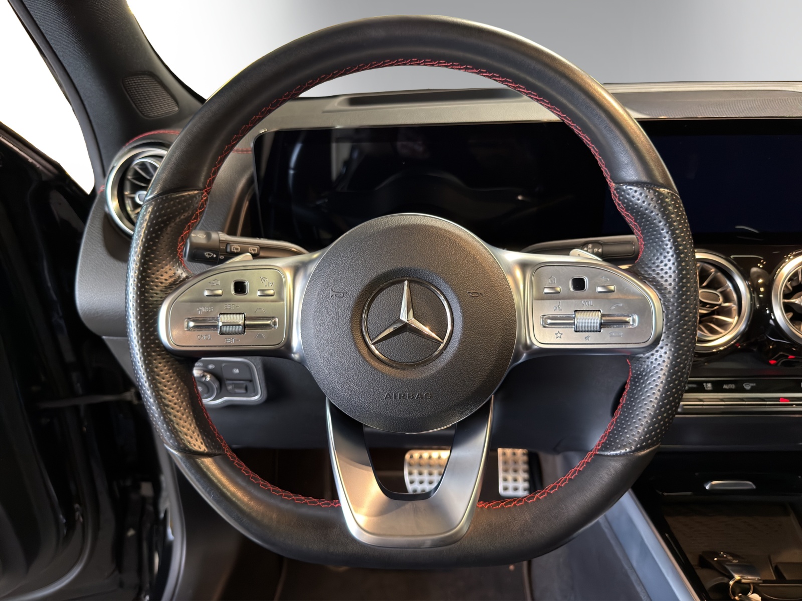 MERCEDES-BENZ EQB 350 AMG Line 4Matic-image-13