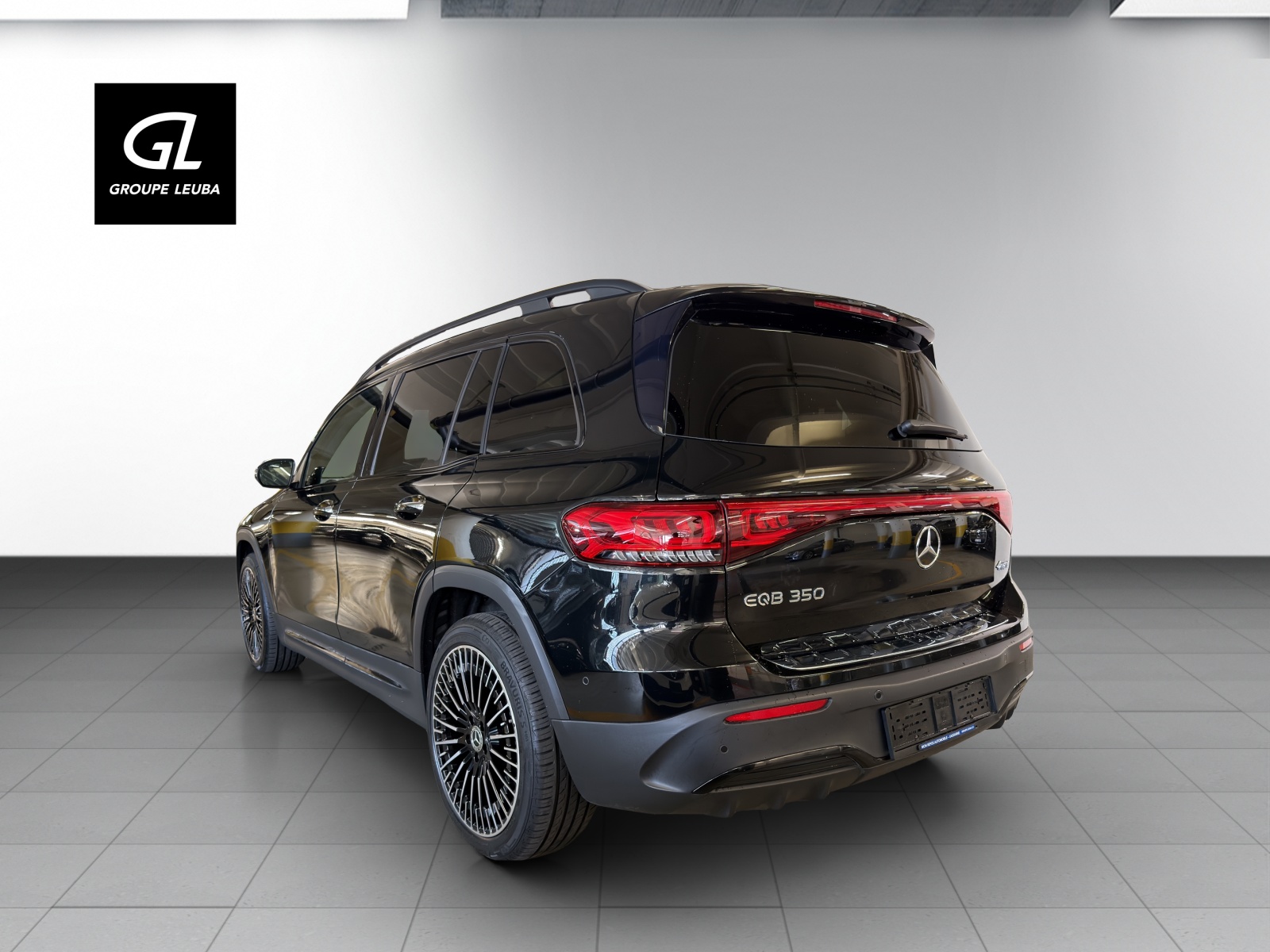 MERCEDES-BENZ EQB 350 AMG Line 4Matic-showroom-element-3
