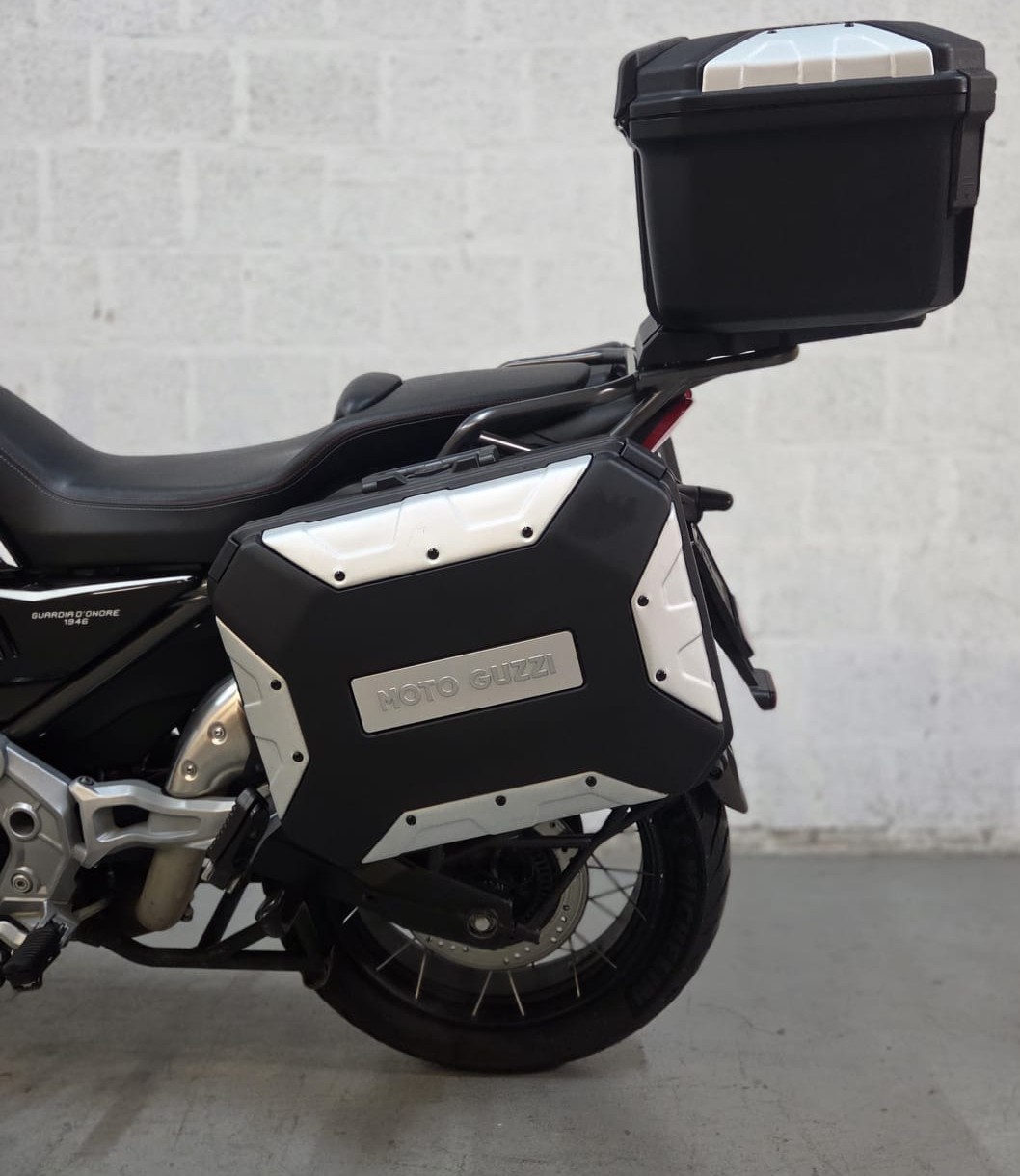 MOTO GUZZI V85 TT Guardia d'Onore-image-3