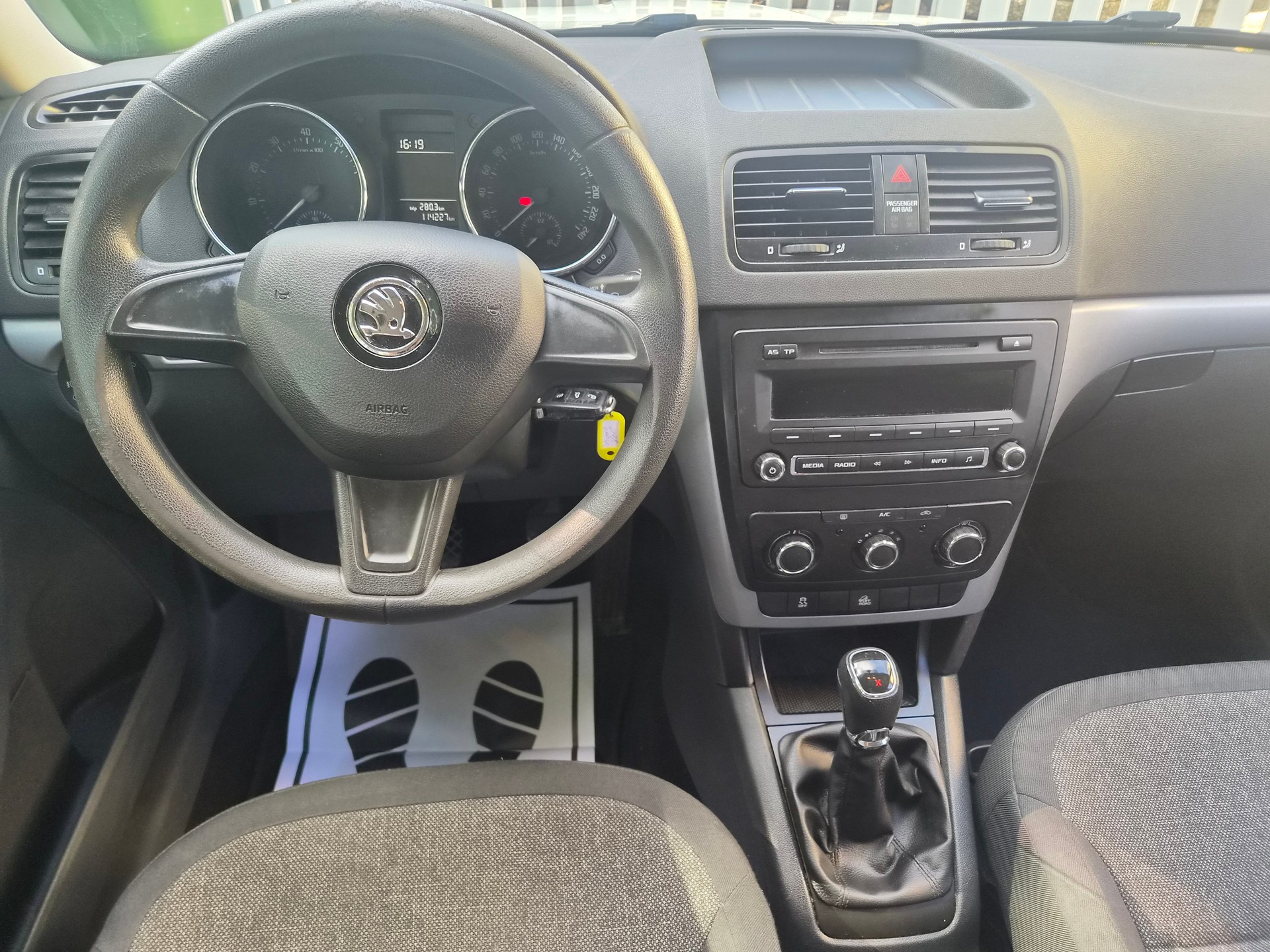 SKODA Yeti 1.8 TSI Active Outdoor 4x4-image-11