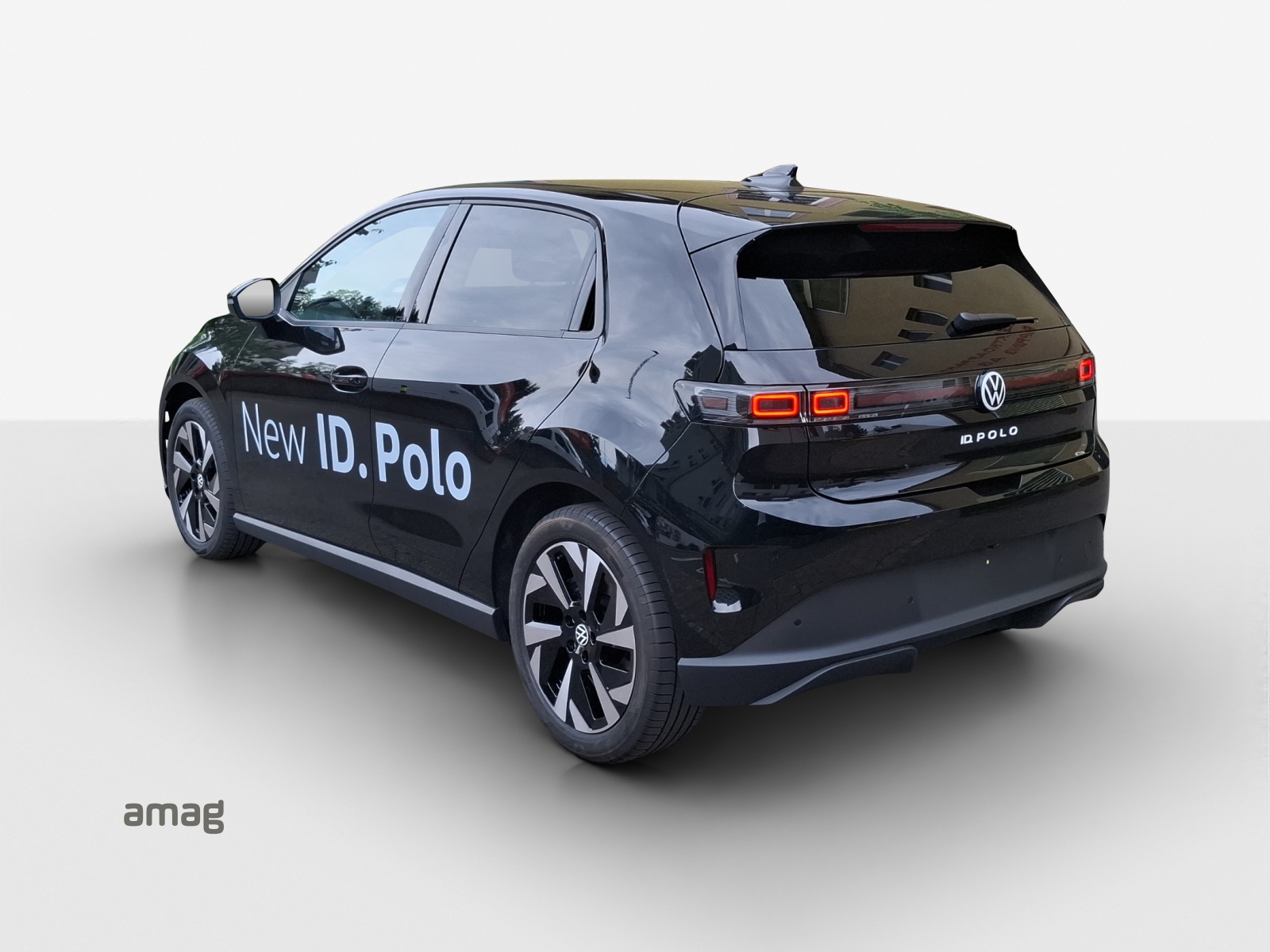 VW ID.Polo 52 kWh Life Edition One-showroom-element-2