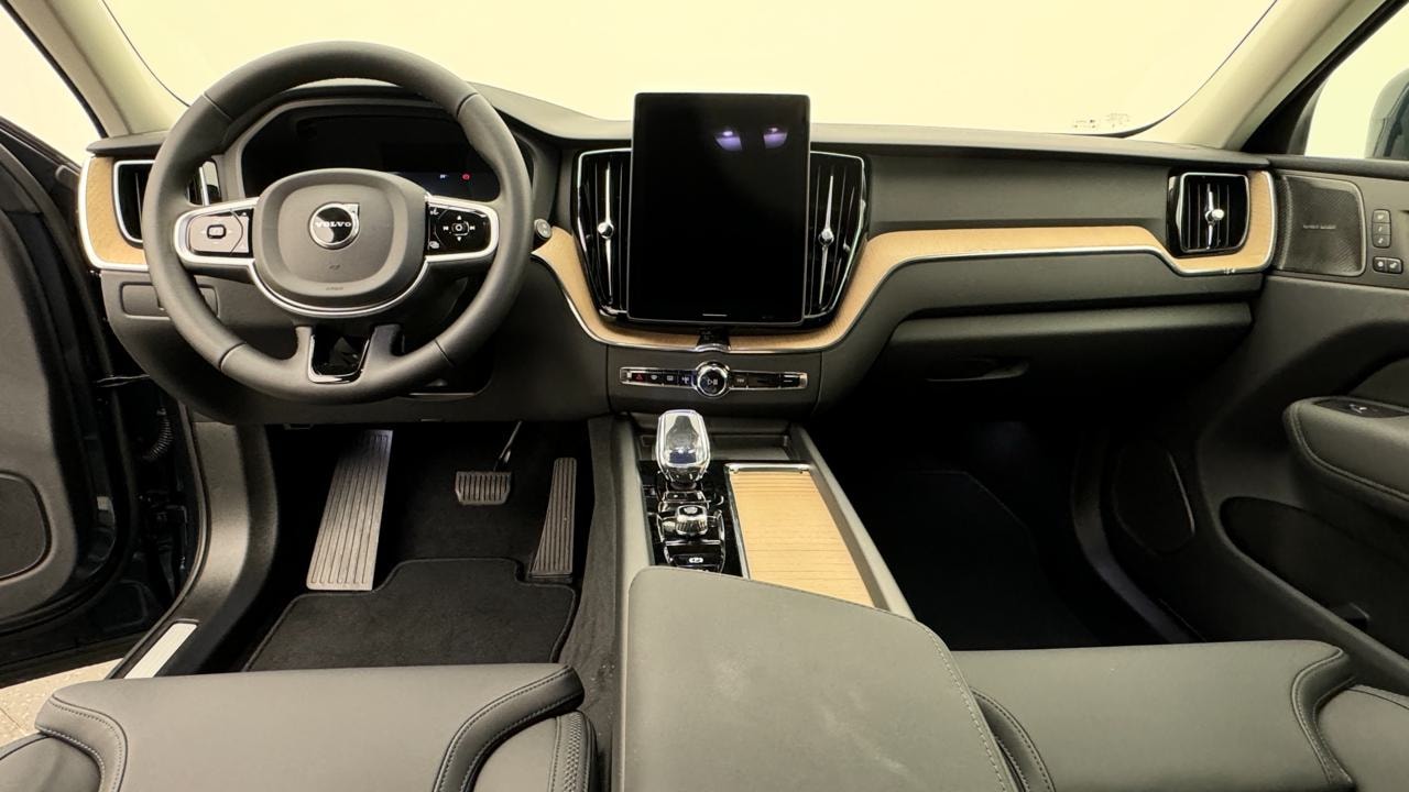 VOLVO XC60 T6 eAWD PluginHybrid Plus Bright Geartronic-image-5