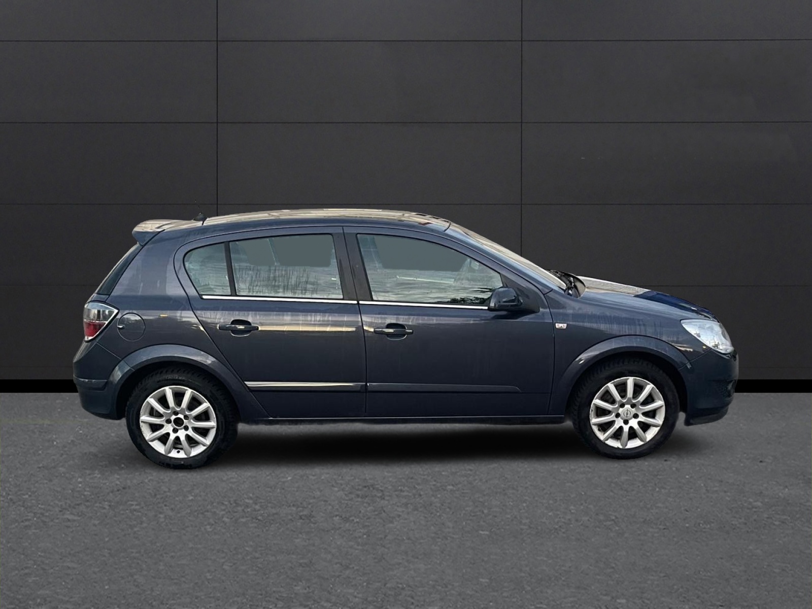 OPEL Astra 1.6i 16V Turbo Cosmo-image-4