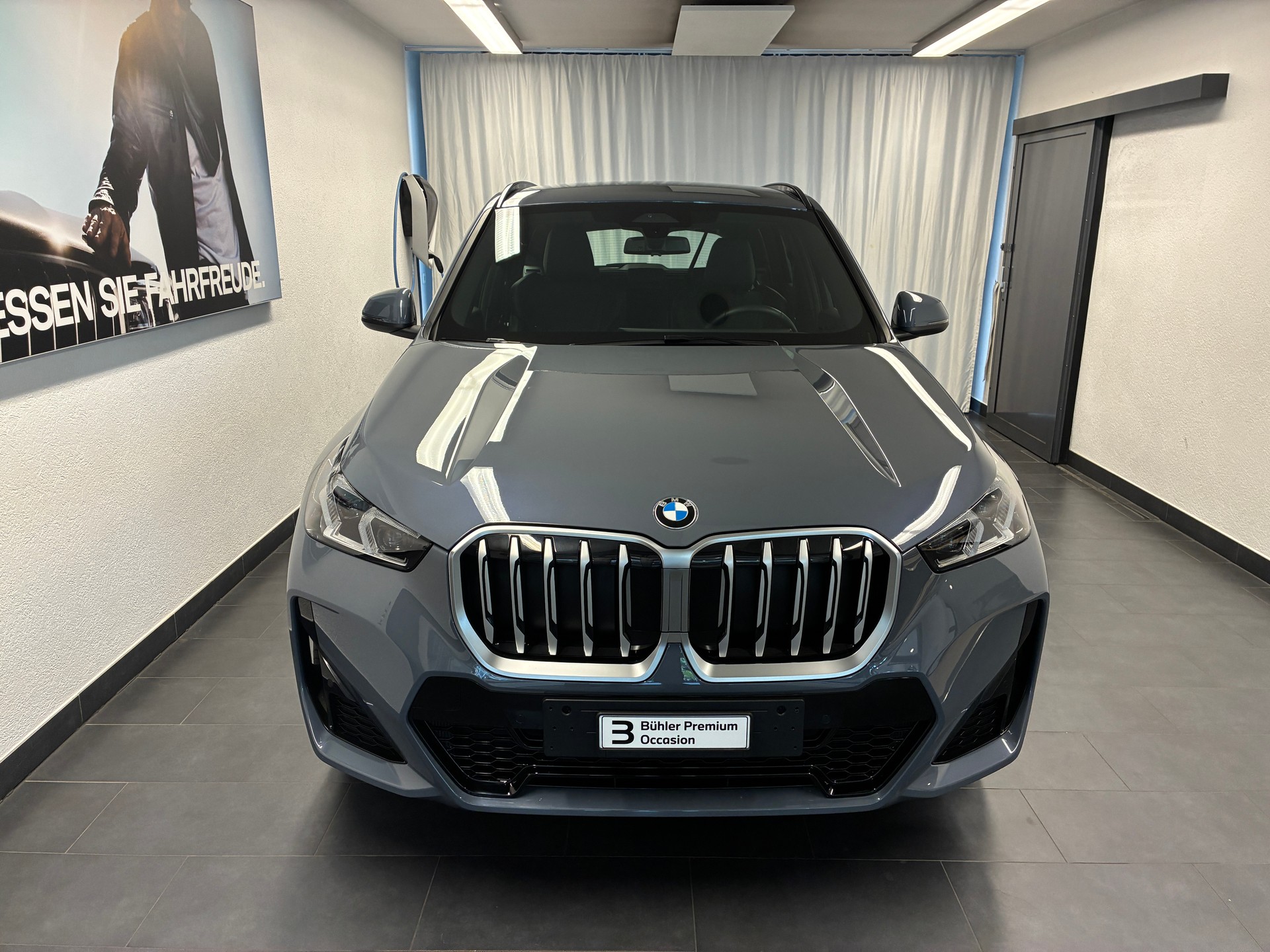 BMW X1 23d xDrive M Sport-showroom-element-1