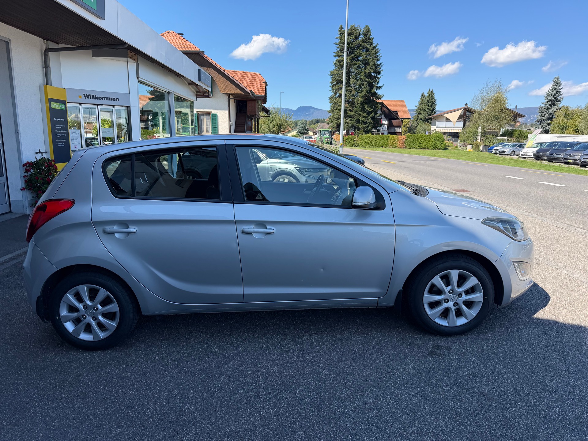 HYUNDAI i20 1.4 Style Automatic+++MIT MFK 30.4.2025+++-showroom-element-2