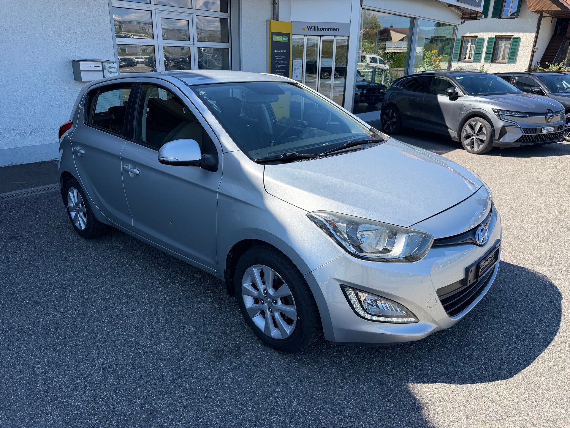 HYUNDAI i20 1.4 Style Automatic+++MIT MFK 30.4.2025+++