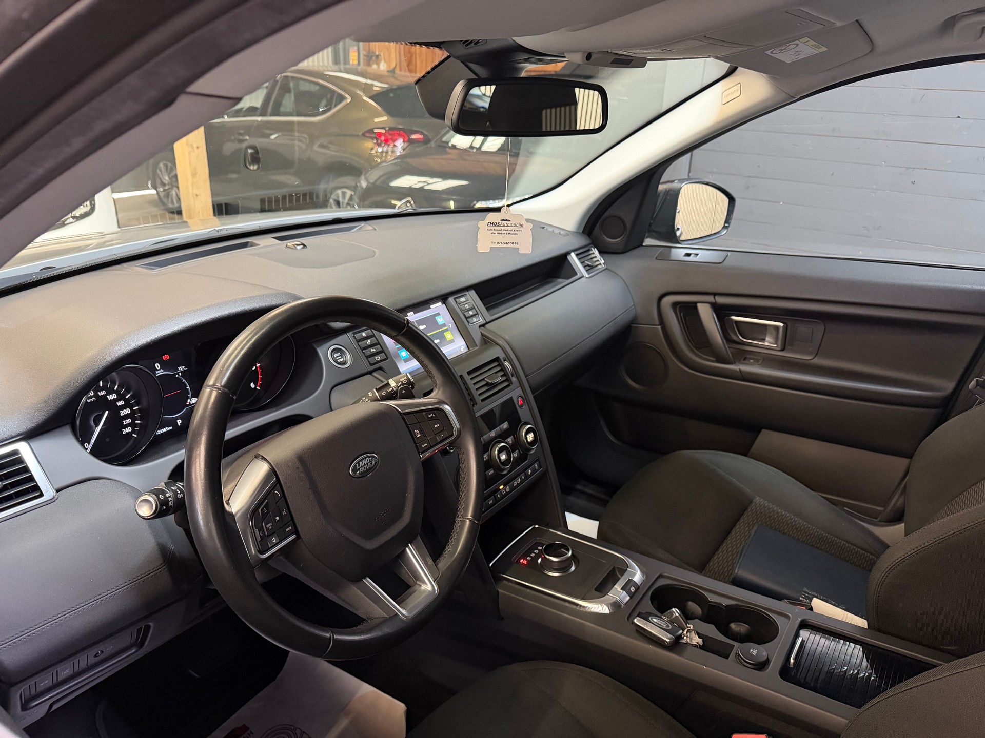 LAND ROVER Discovery Sport 2.0 TD4 SE AT9-image-8