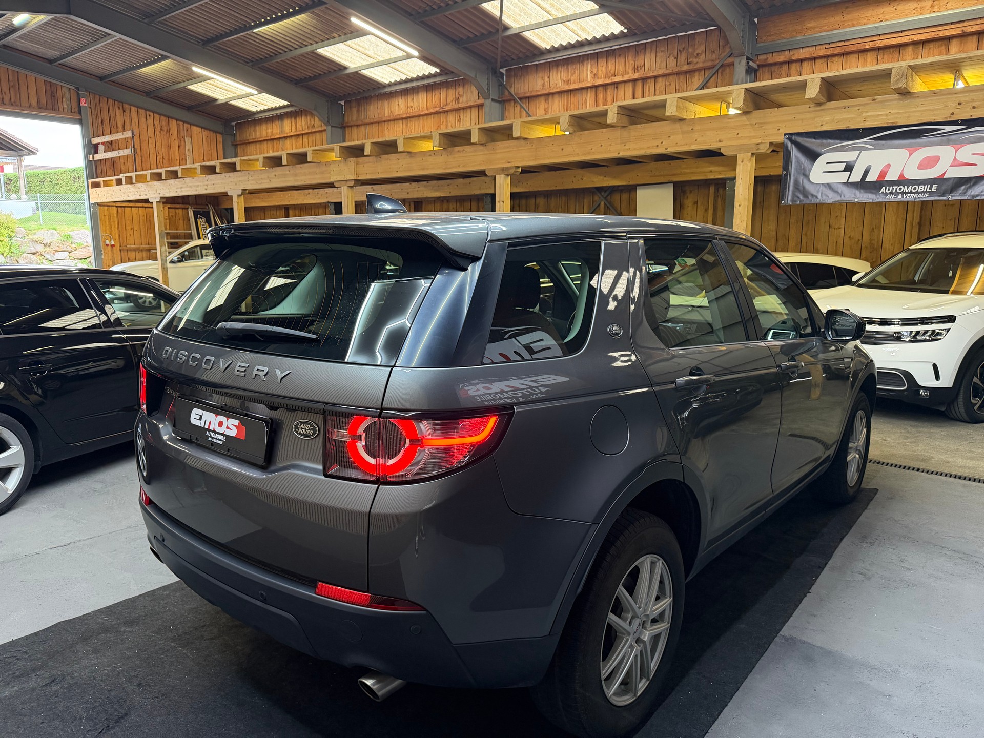 LAND ROVER Discovery Sport 2.0 TD4 SE AT9-image-5