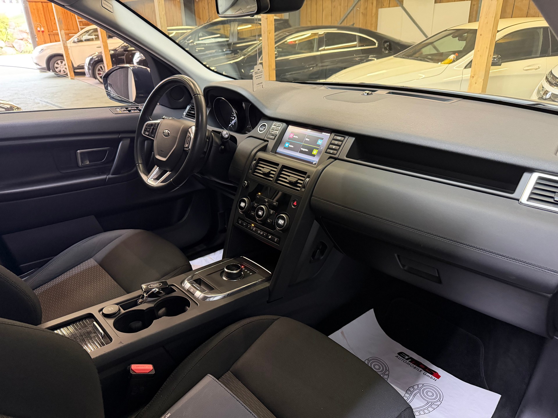 LAND ROVER Discovery Sport 2.0 TD4 SE AT9-image-9