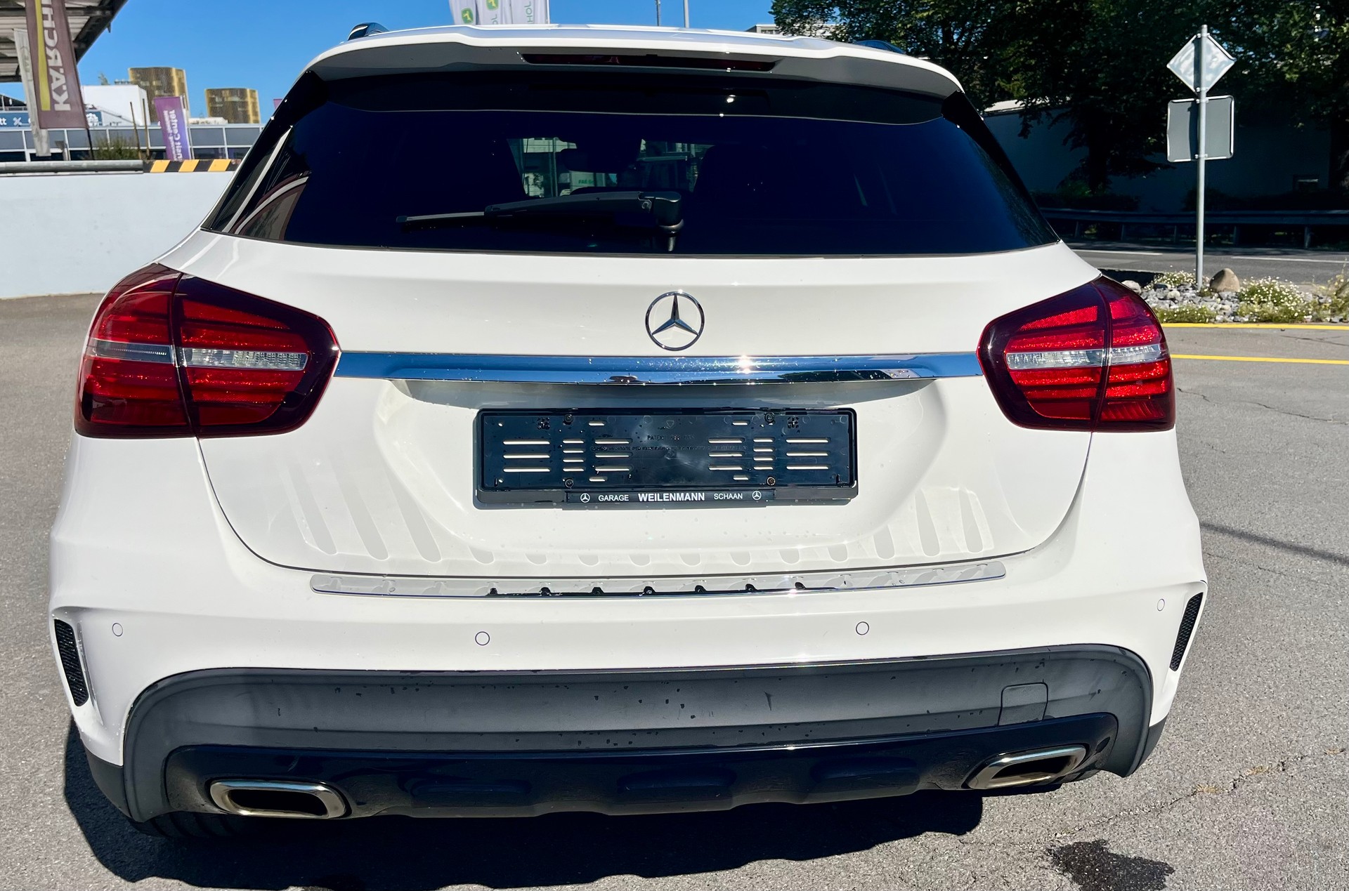 MERCEDES-BENZ GLA 250 AMG Line 4Matic 7G-DCT*CH-Fahrzeug*-showroom-element-3