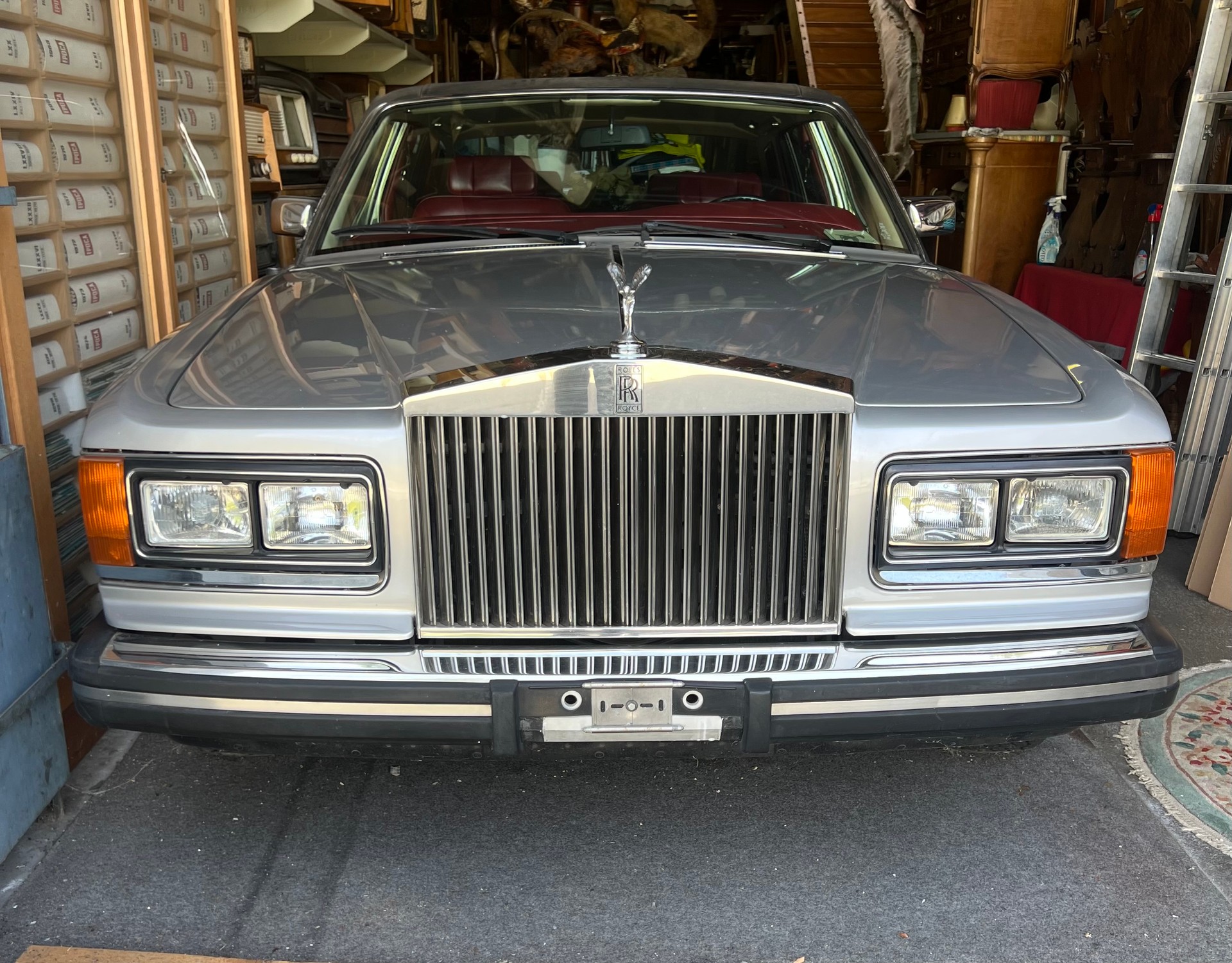 ROLLS-ROYCE Silver Spirit