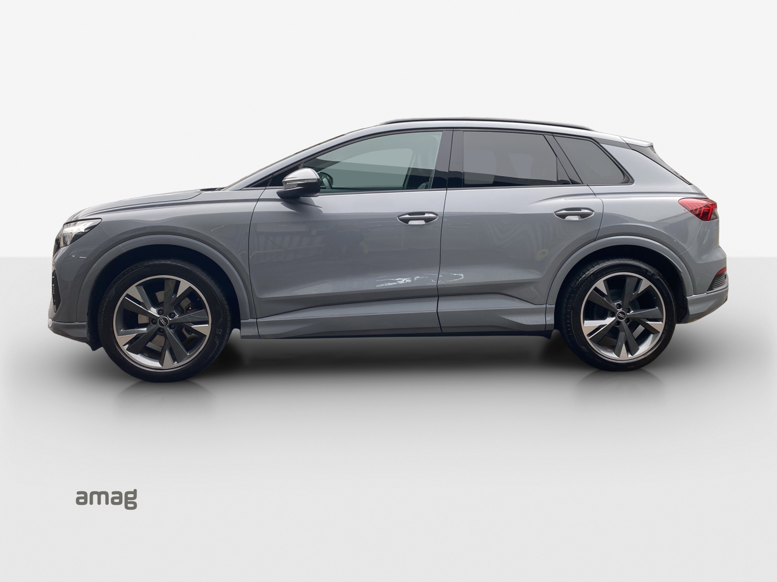 AUDI Q4 e-tron 35-showroom-element-1