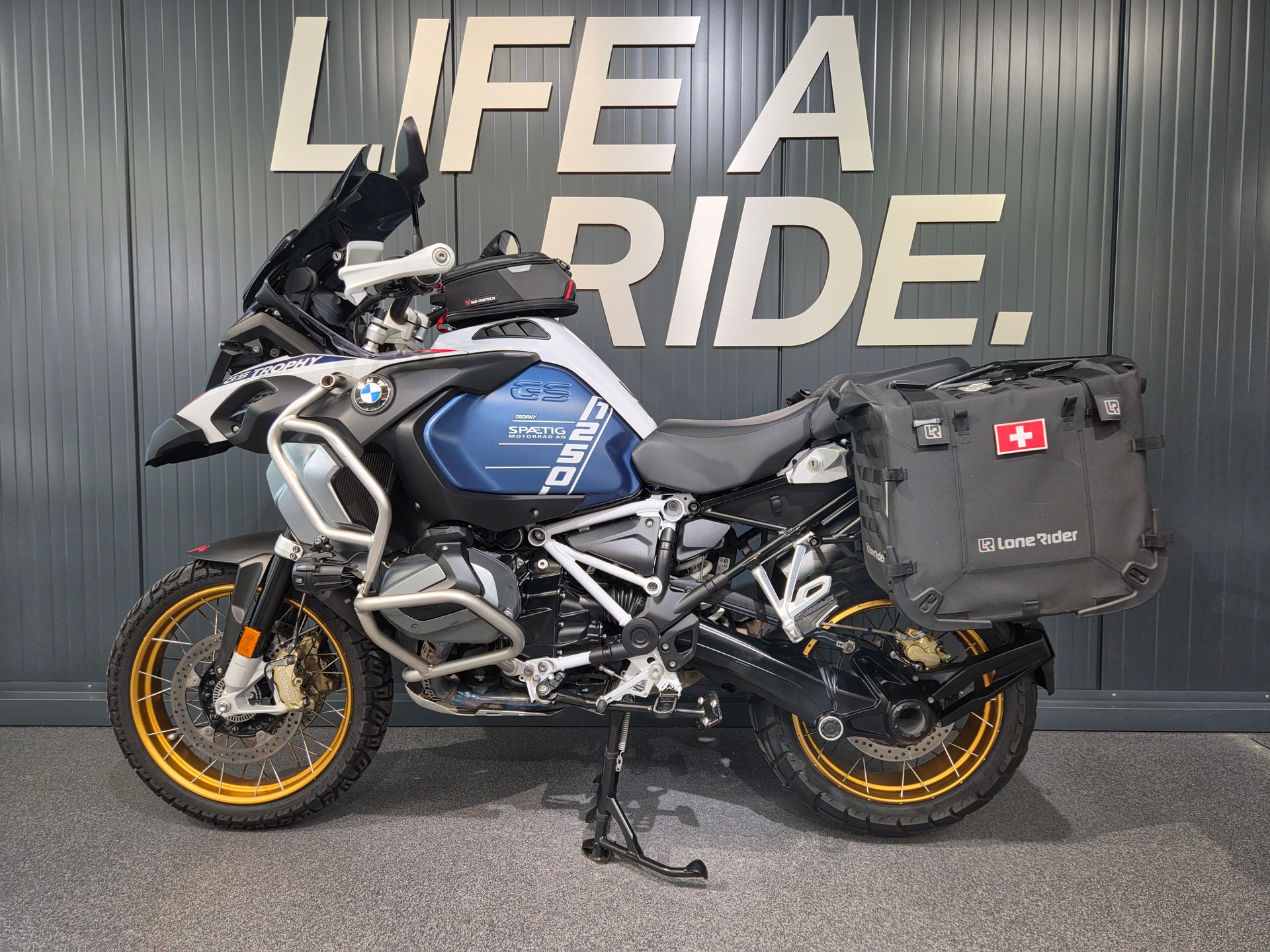 BMW R 1250 GS Adventure-image-2