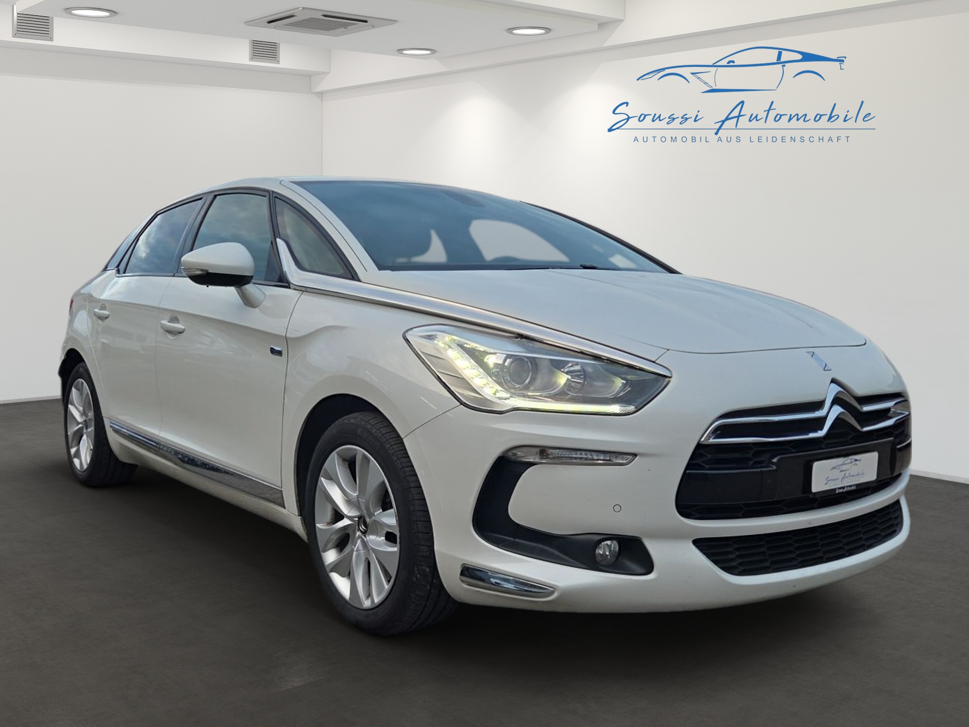 DS AUTOMOBILES DS5 HYbrid4 200 Chic EGS6-showroom-element-1