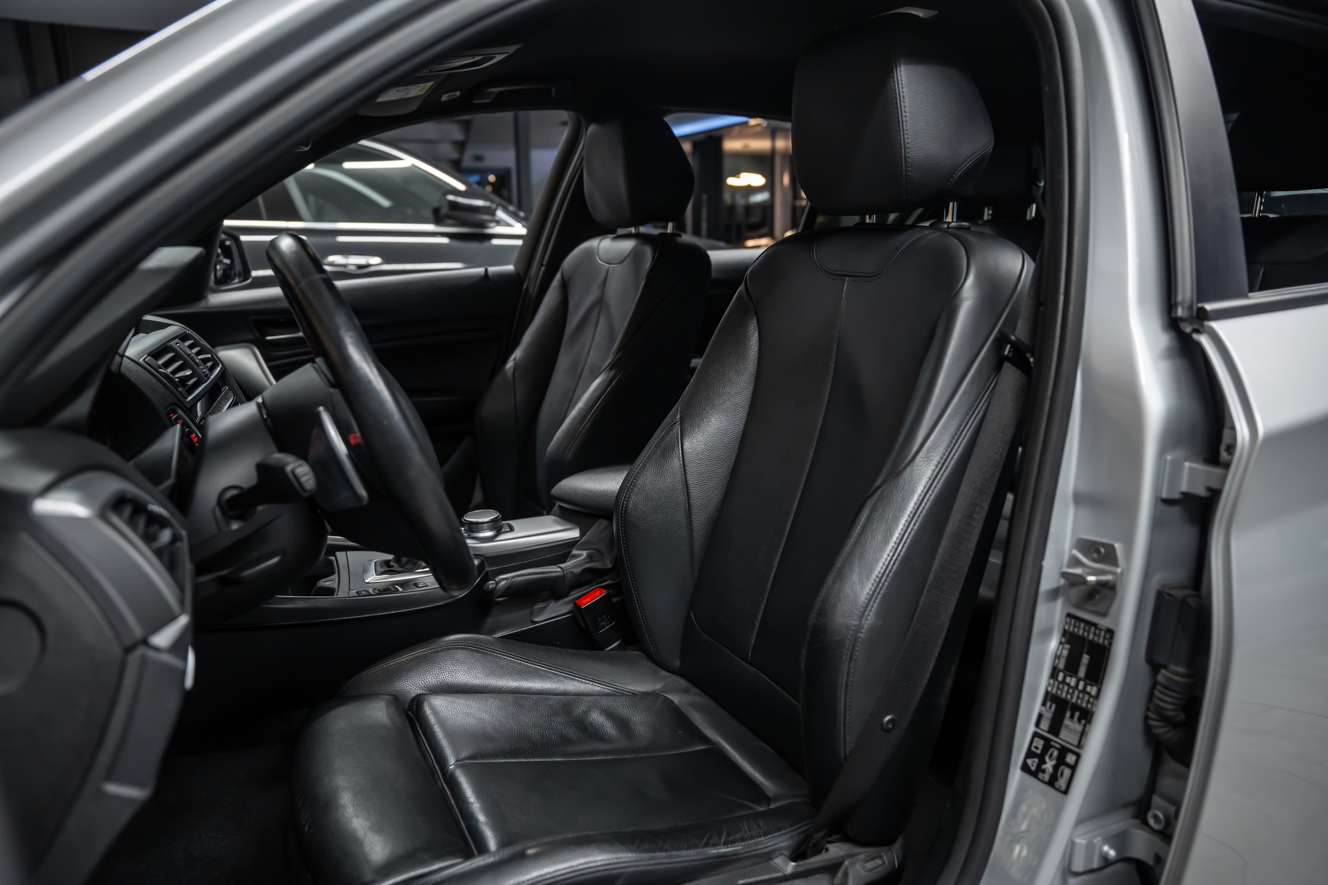 BMW 120d xDrive Sport Line Steptronic-image-11