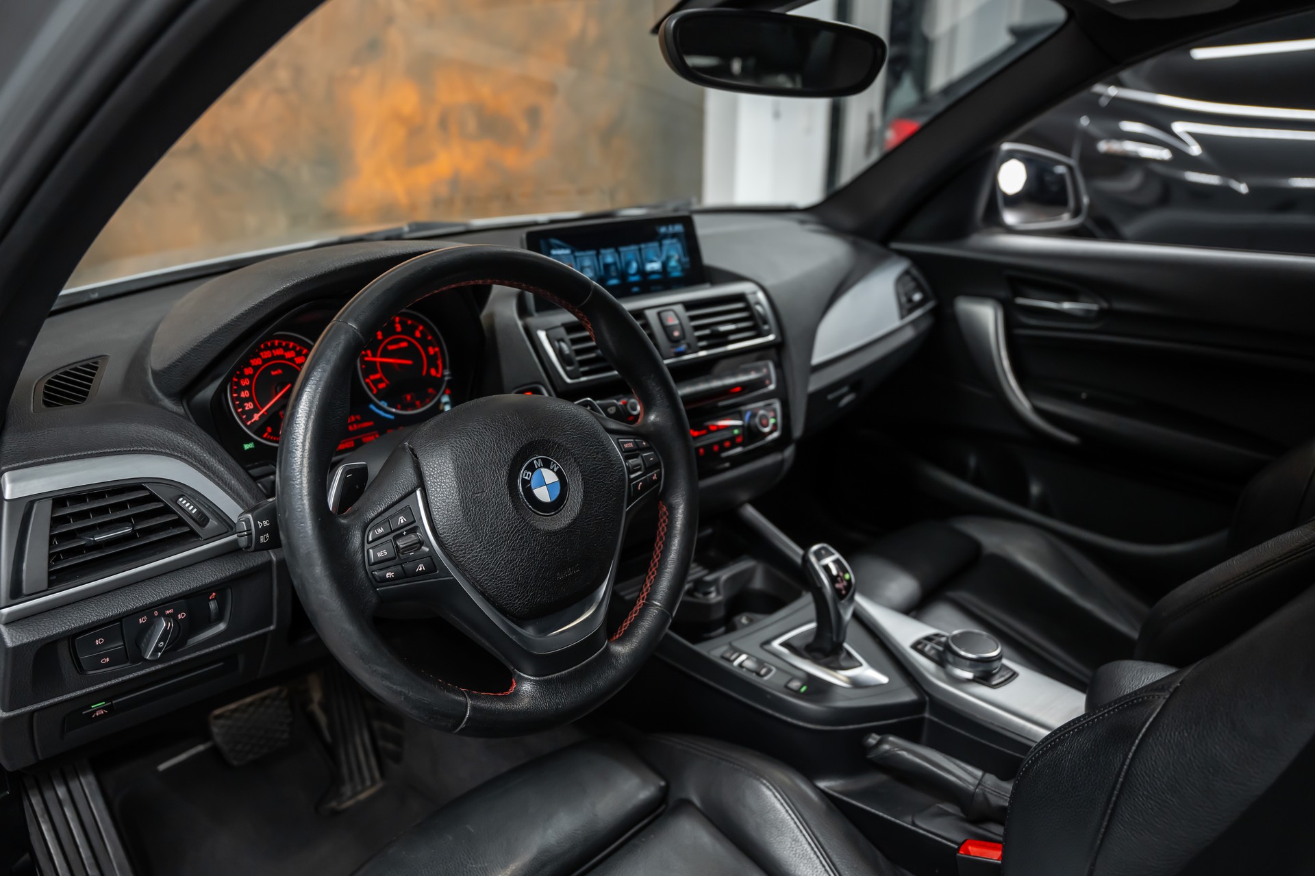 BMW 120d xDrive Sport Line Steptronic-image-9