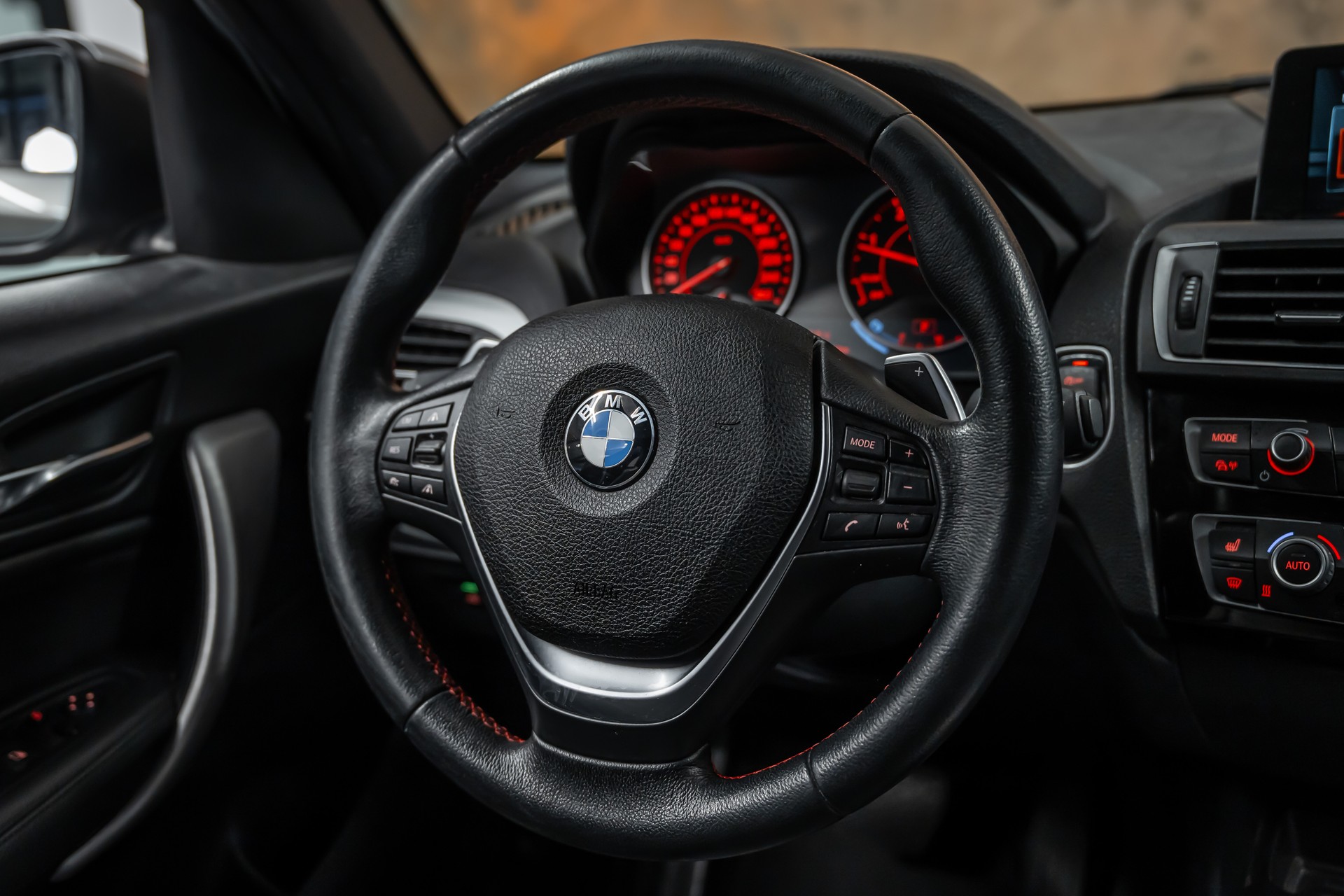 BMW 120d xDrive Sport Line Steptronic-image-15