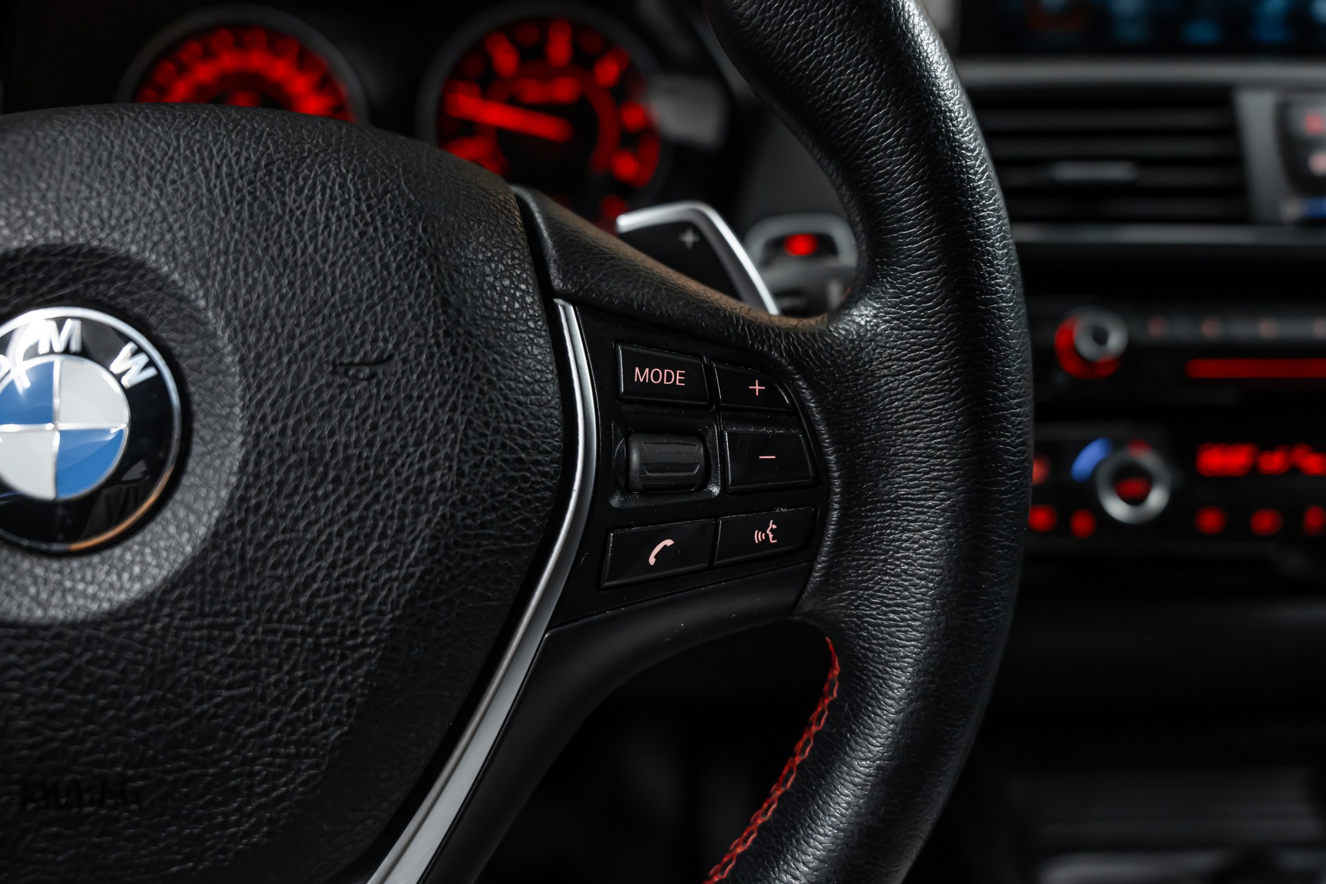 BMW 120d xDrive Sport Line Steptronic-image-17