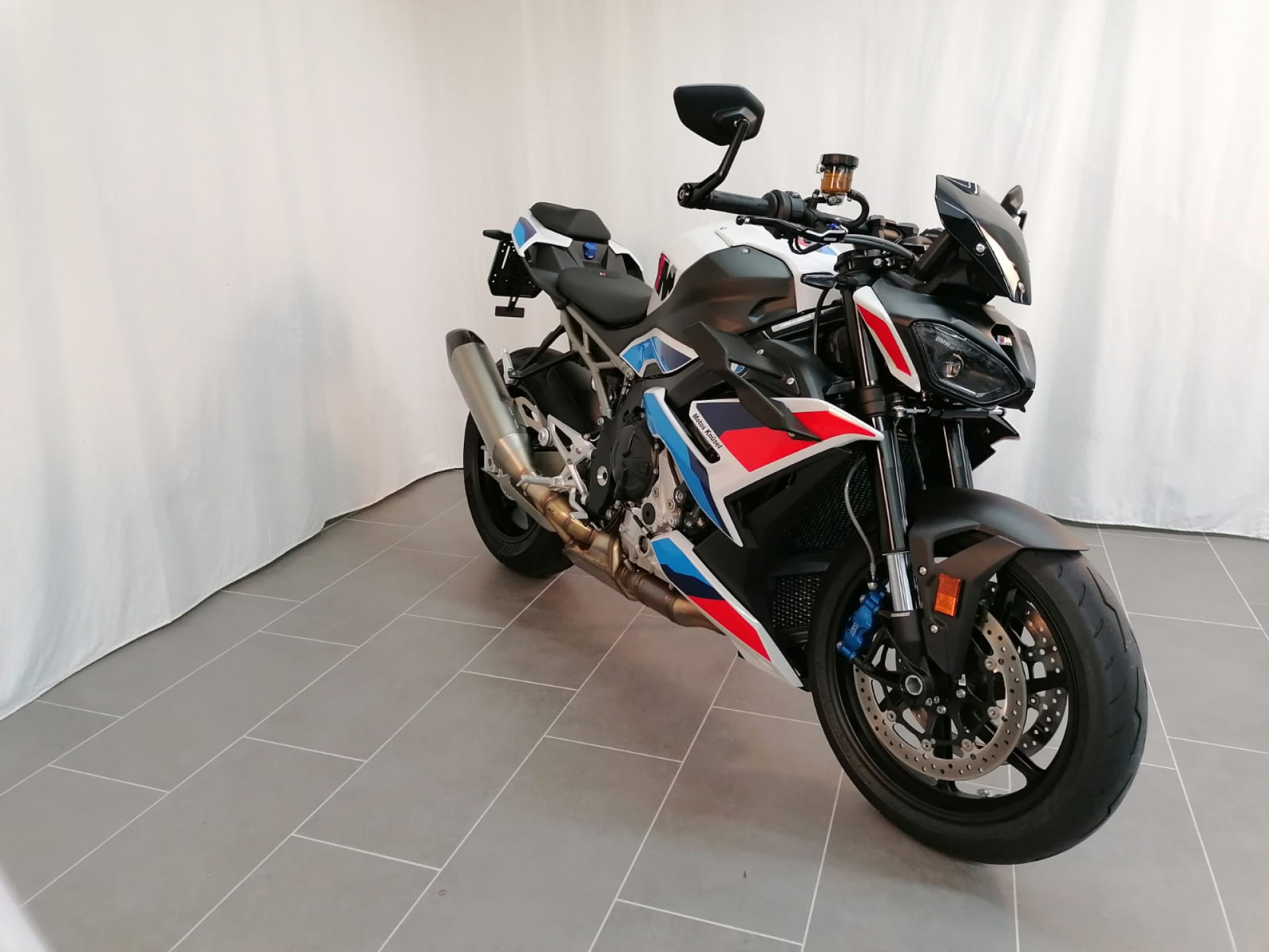 BMW M 1000 R-image-1