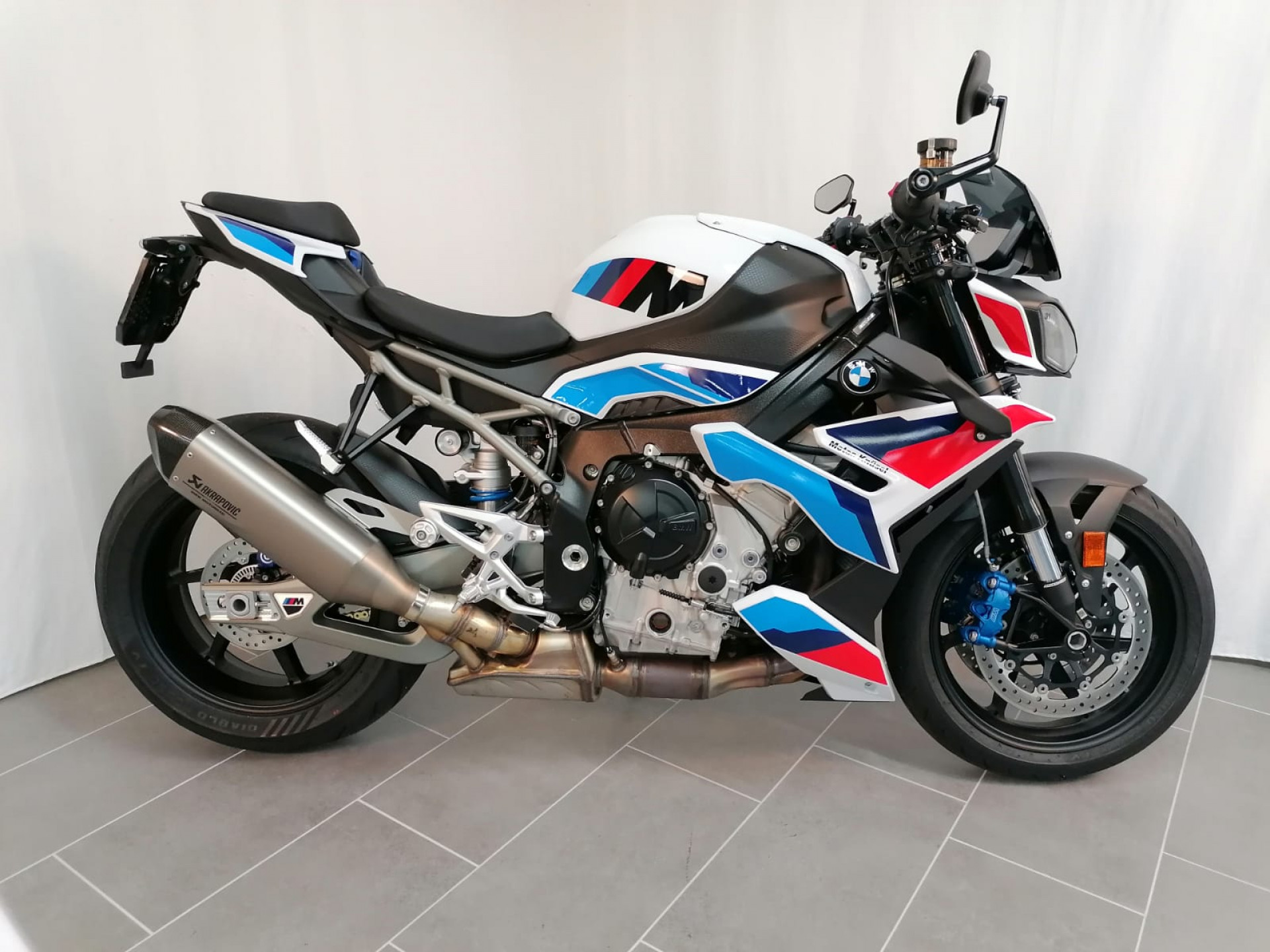 BMW M 1000 R-image-0