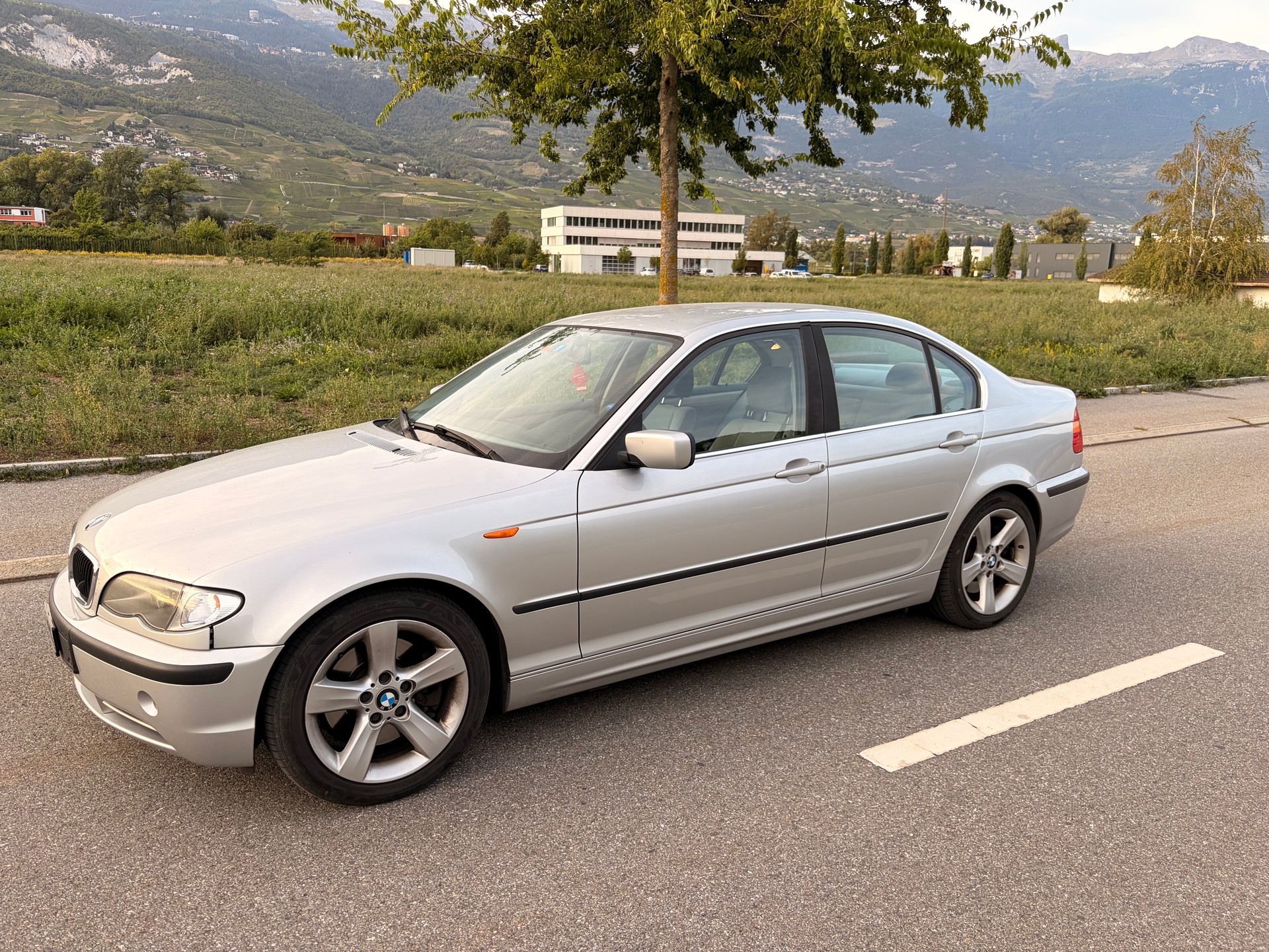 BMW 330-image-2
