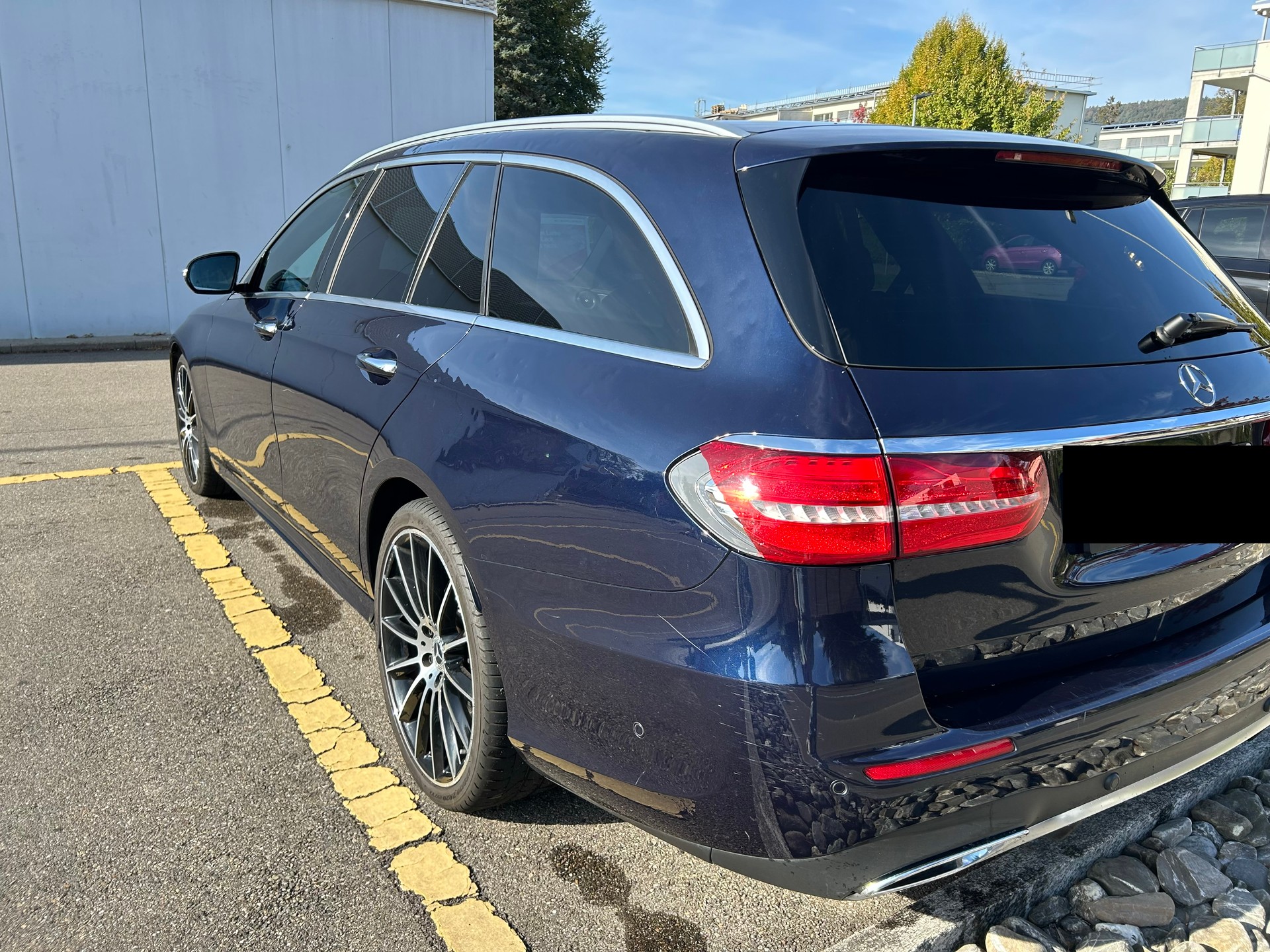MERCEDES-BENZ E 350 AMG Line *Hagelschaden*-image-3