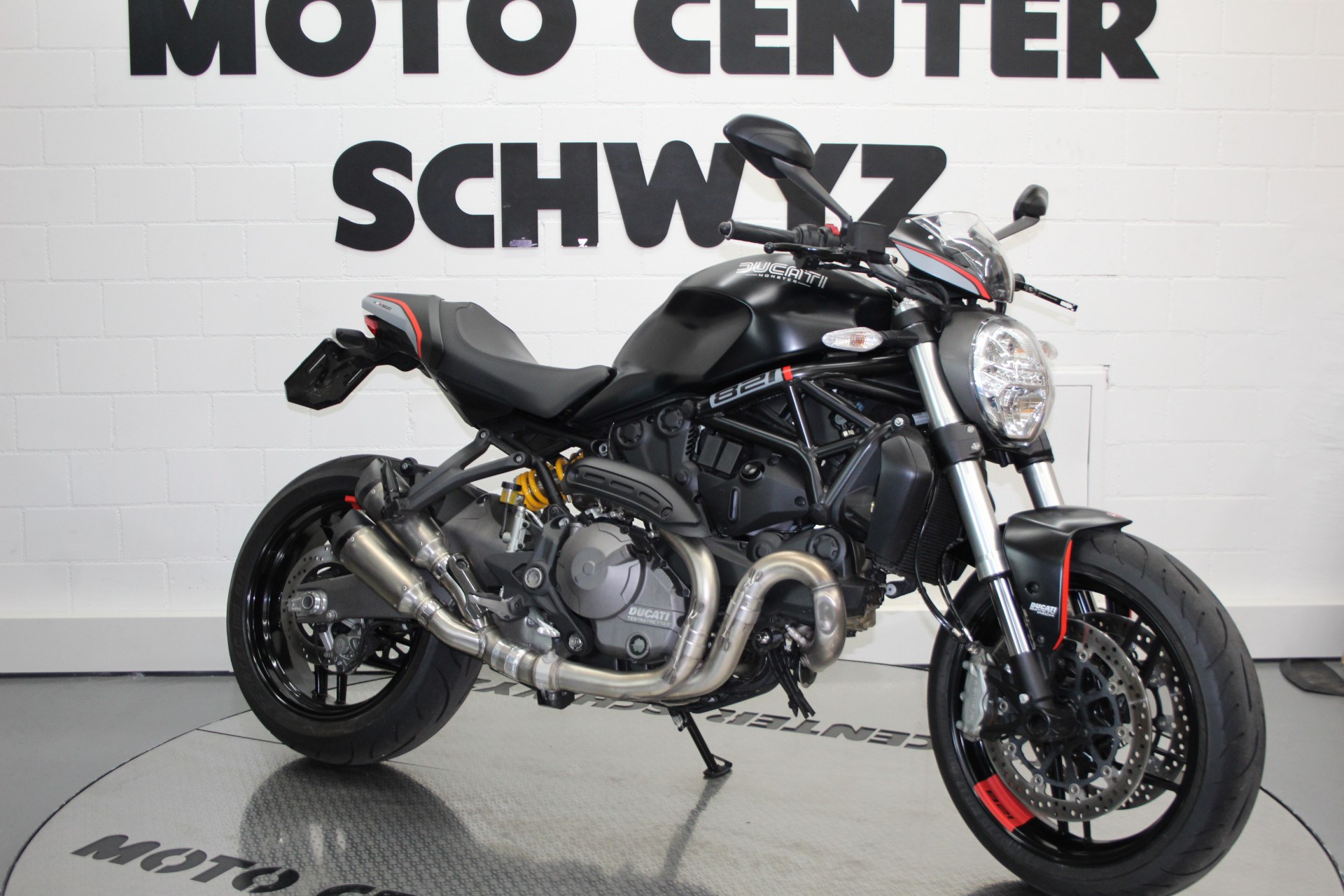 DUCATI Monster 821-image-1