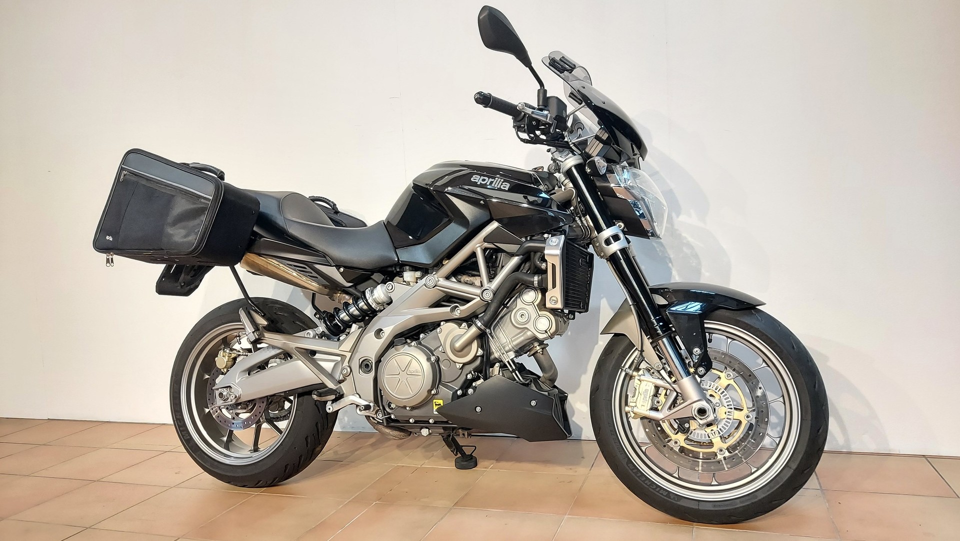 APRILIA SL 750 Shiver ABS-image-2