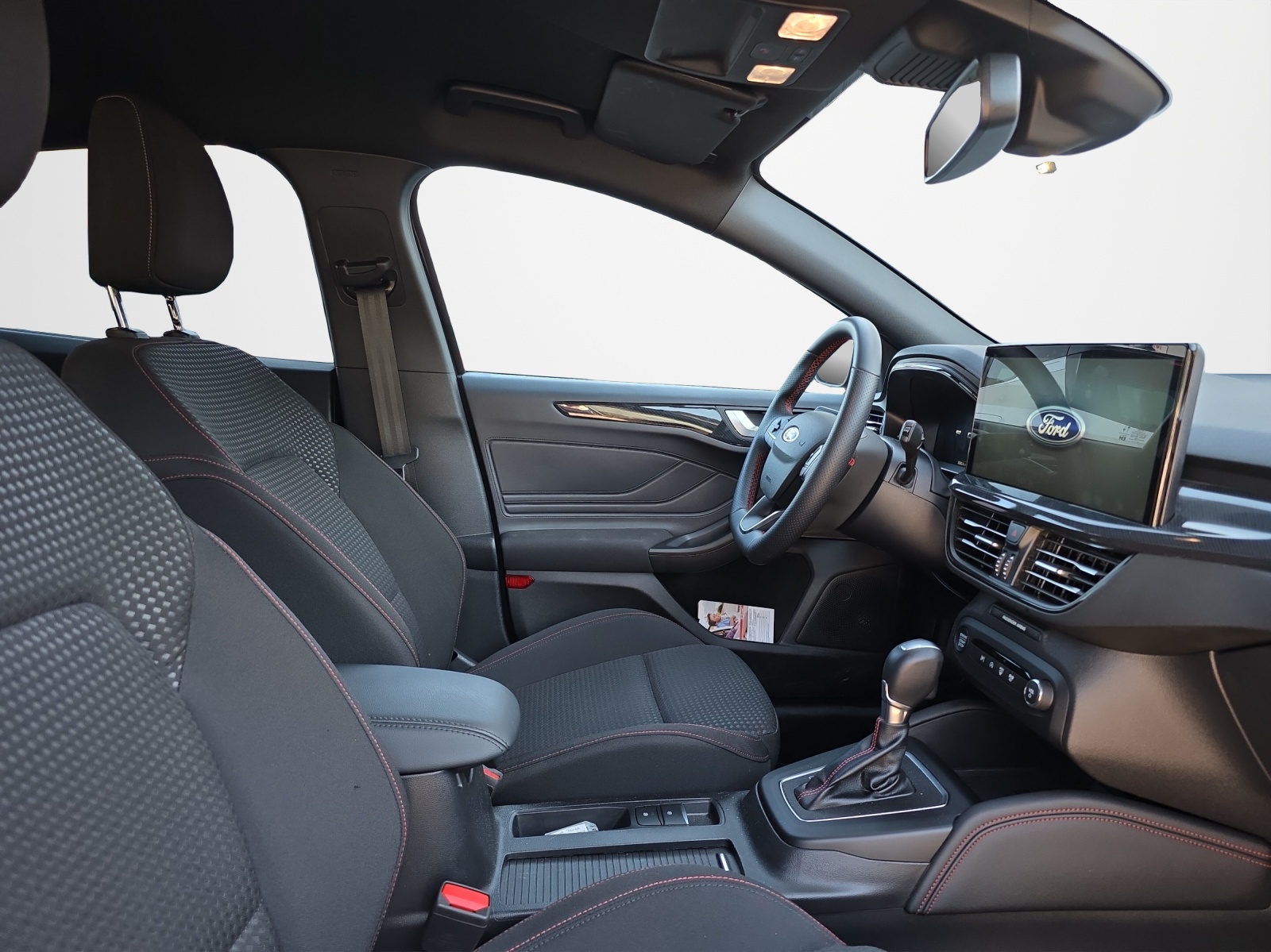 FORD Focus 1.0i EcoB Hybrid 155 ST-Line X-image-11