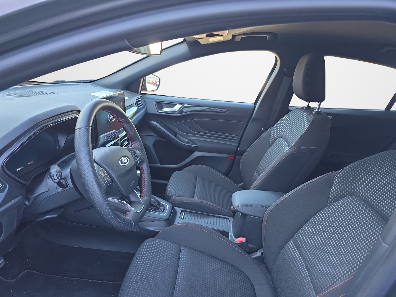 FORD Focus 1.0i EcoB Hybrid 155 ST-Line X-image-9