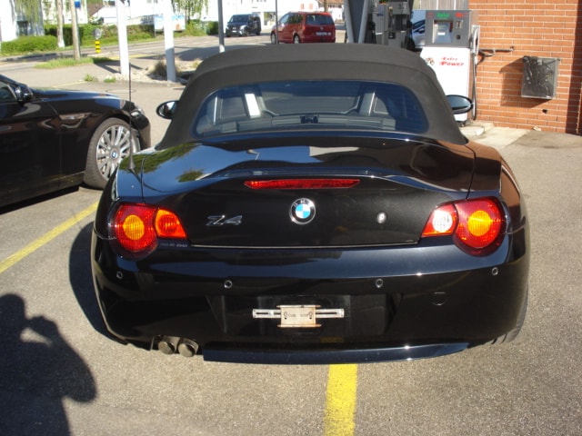 BMW Z4 3.0i Roadster-showroom-element-3