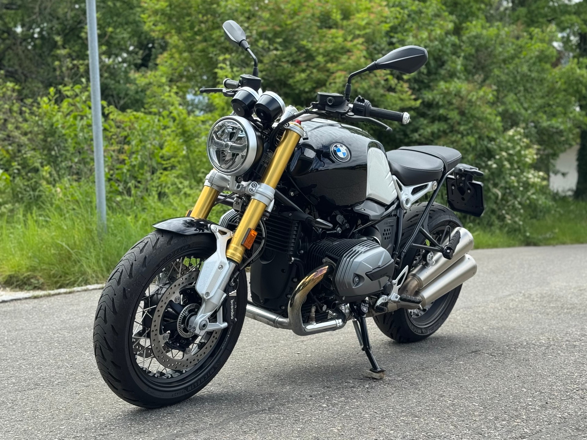 BMW R nineT-image-0