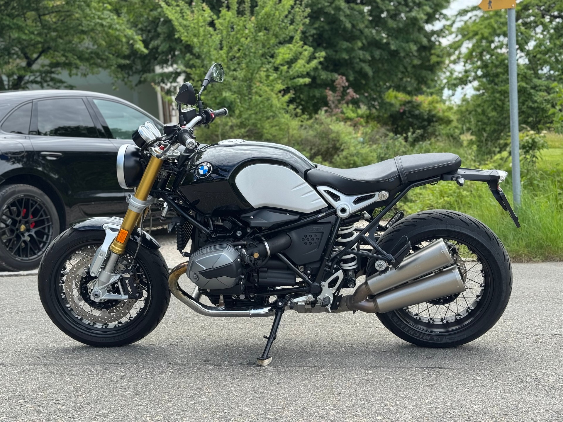 BMW R nineT-image-1