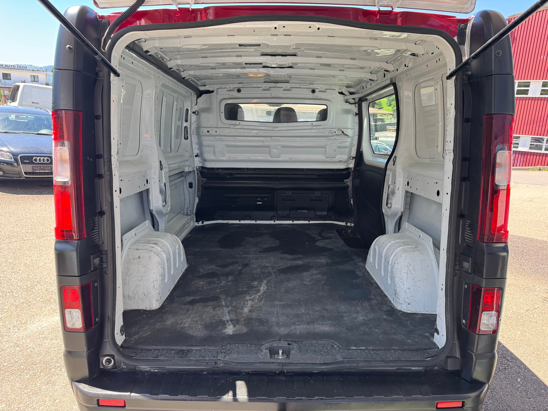 OPEL Vivaro 1.6 CDTI 2.7t L1H1-image-8