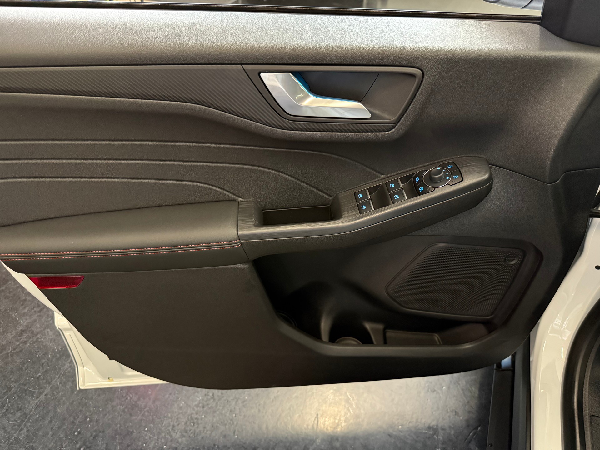 FORD Kuga 2.5 FHEV ST-Line FWD-image-15