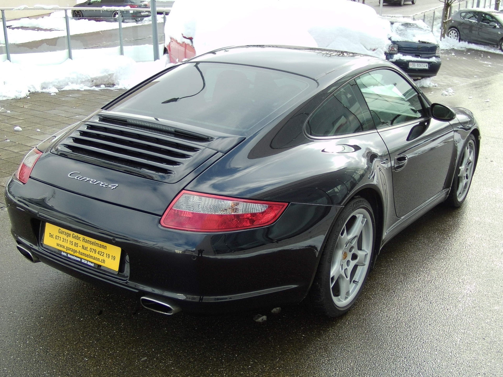 PORSCHE 911 Carrera 4-image-5