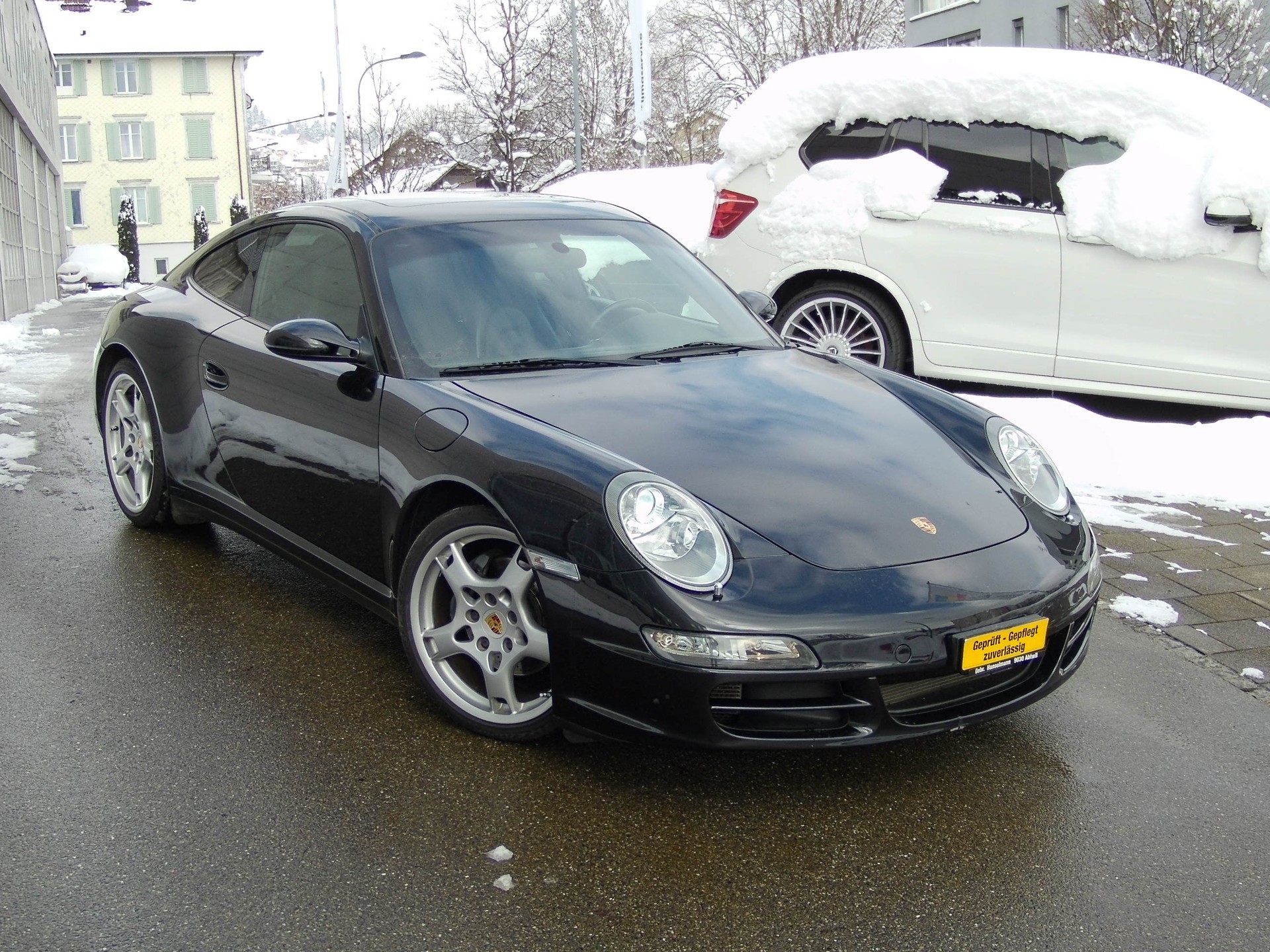 PORSCHE 911 Carrera 4-image-2