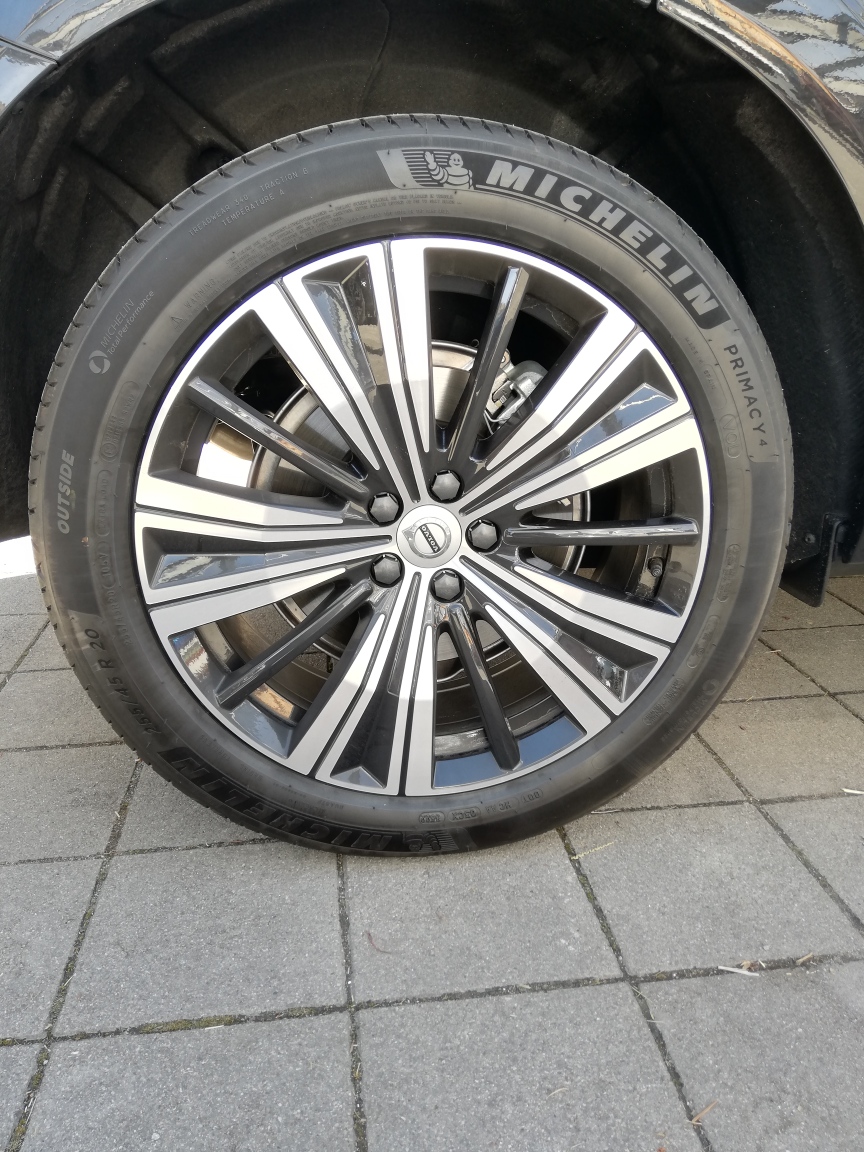 VOLVO XC60 2.0 B5 MH Plus Bright AWD-image-8