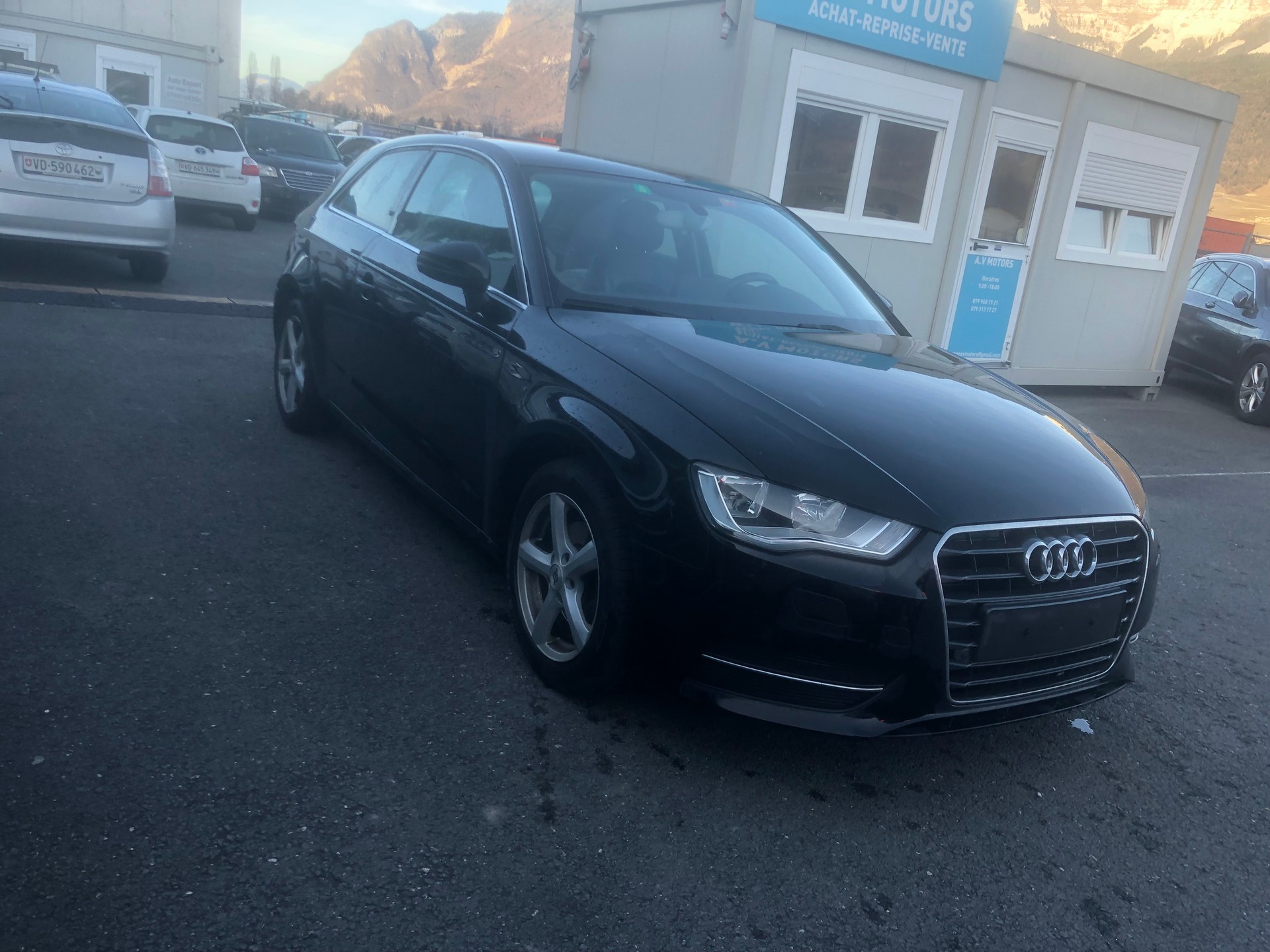 AUDI A3 1.6 TDI Attraction-image-2