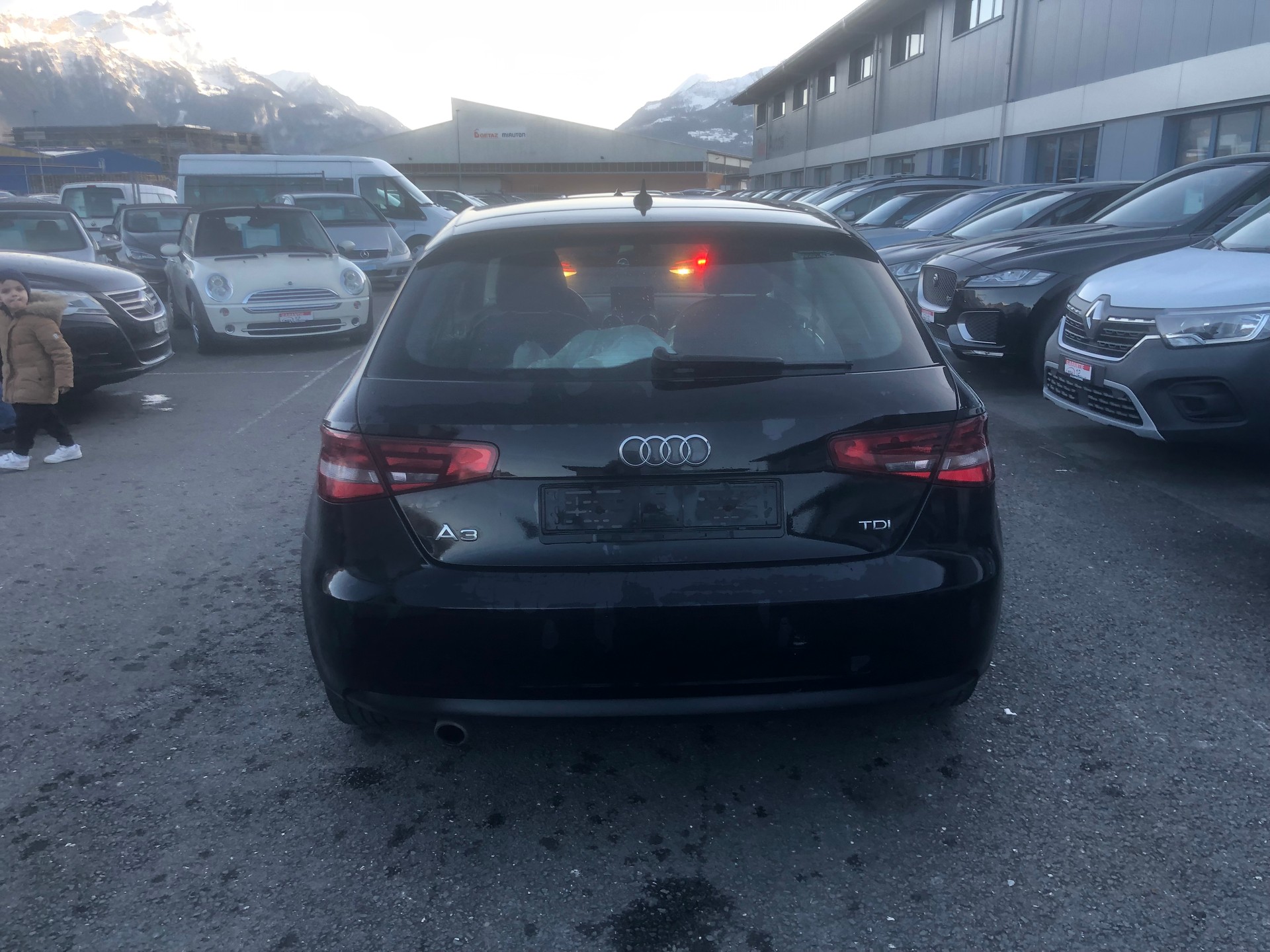 AUDI A3 1.6 TDI Attraction-image-4