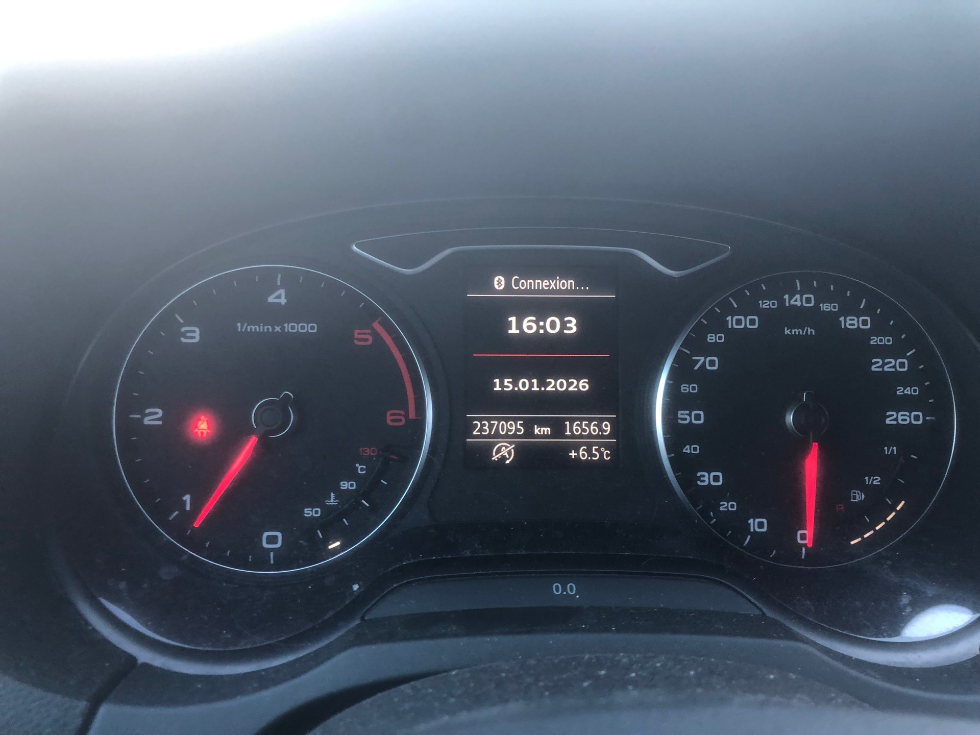 AUDI A3 1.6 TDI Attraction-image-6