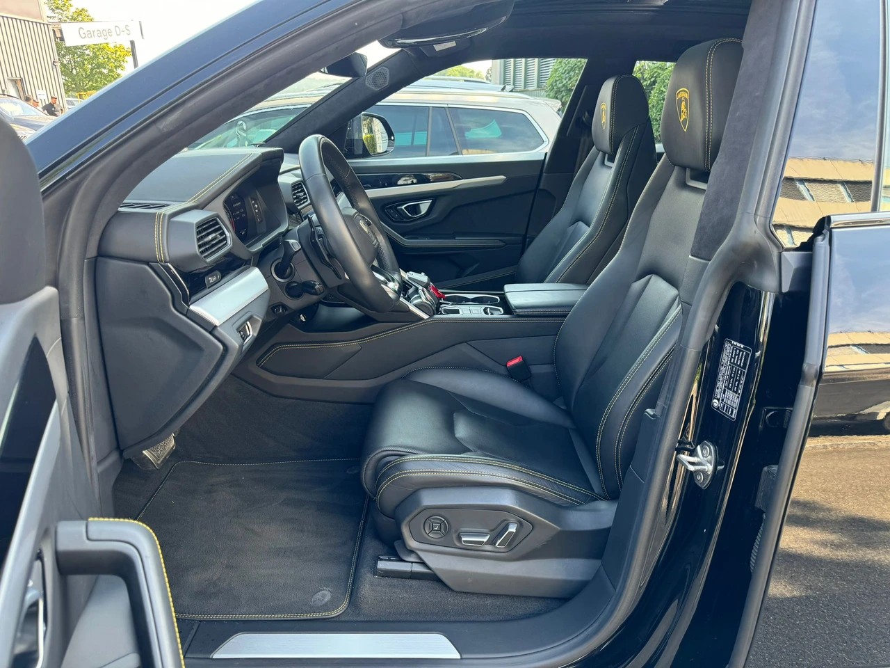 LAMBORGHINI Urus 4.0 CH FAHRZEUG-image-7
